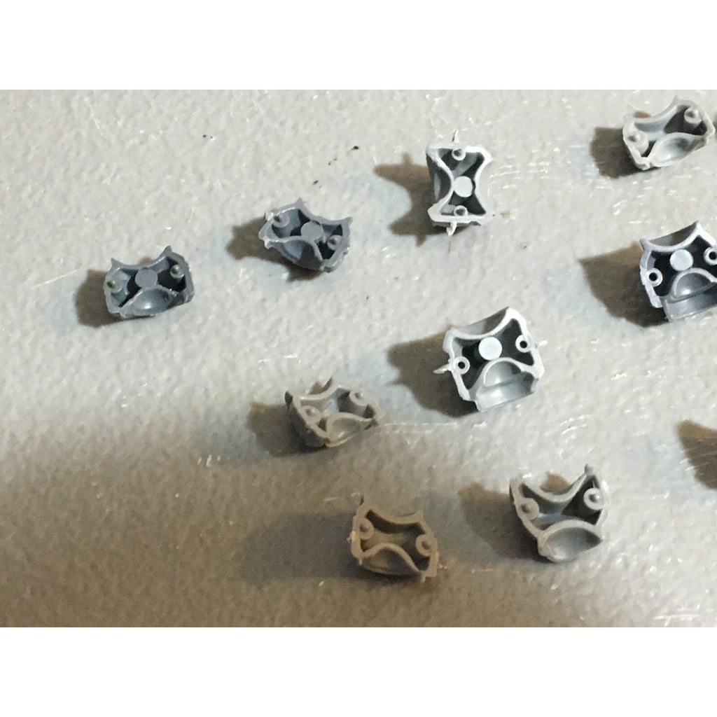 A22961 WARHAMMER 40K SPACE MARINES BITS LOT TORSOS FRONT BACK PLASMA PISTOL GW