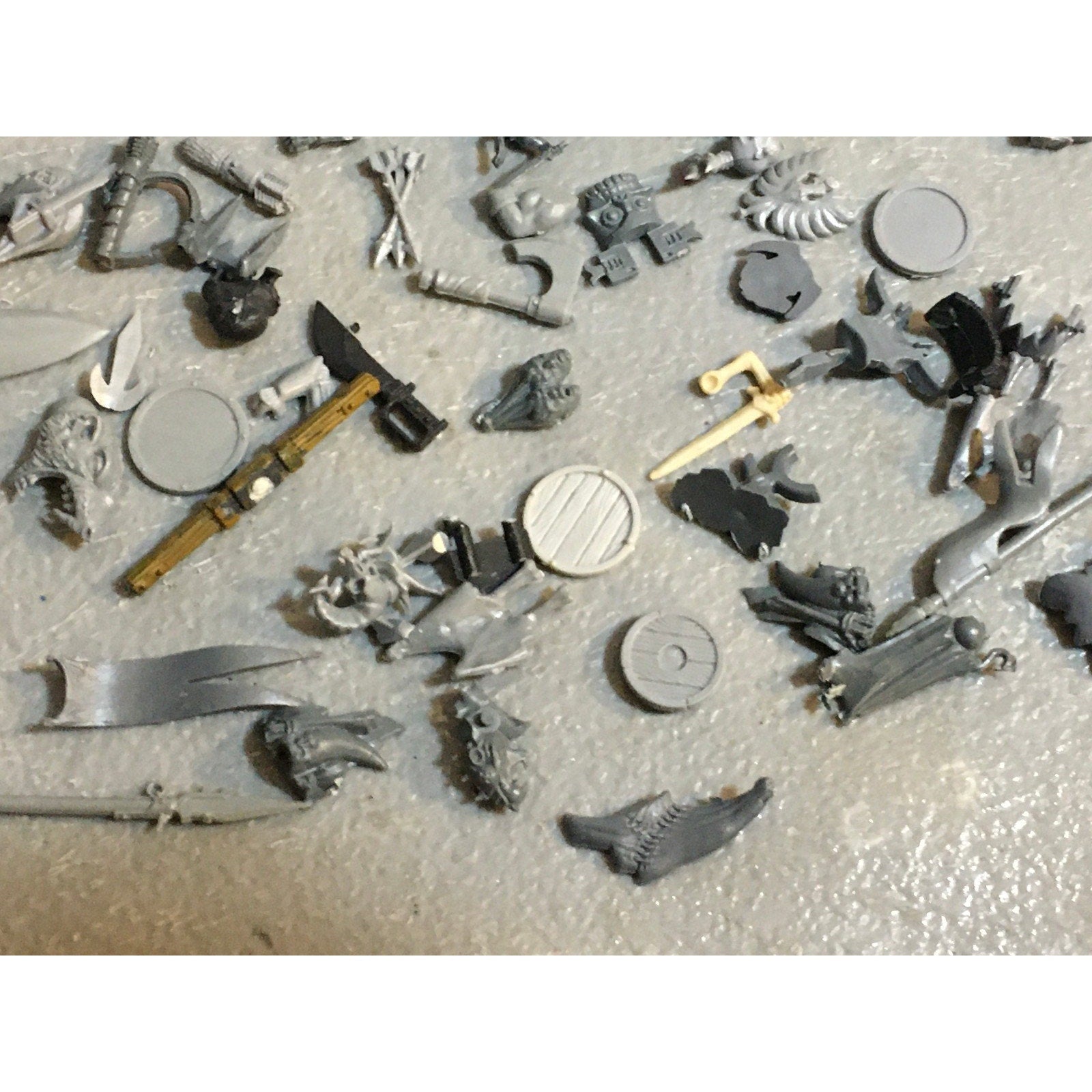 A29616 WARHAMMER FANTASY AOS MIXED BITS LOT BANNER SHIELD CLOAK GW