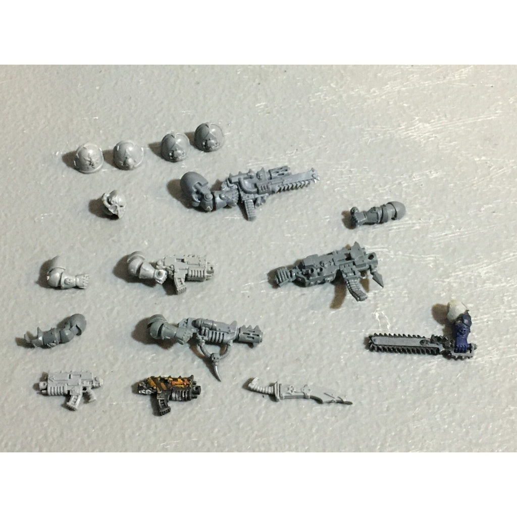 A23042 WARHAMMER 40K CHAOS SPACE MARINES BITS LOT MIXED ARMS GAMES WORKSHOP GW