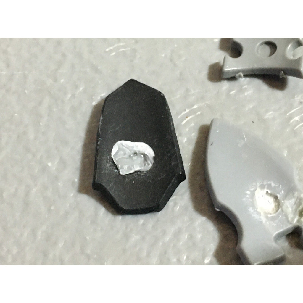 A22246 WARHAMMER FANTASY CHAOS MORTALS BITS LOT WARRIORS KNIGHTS SHIELDS GW OOP