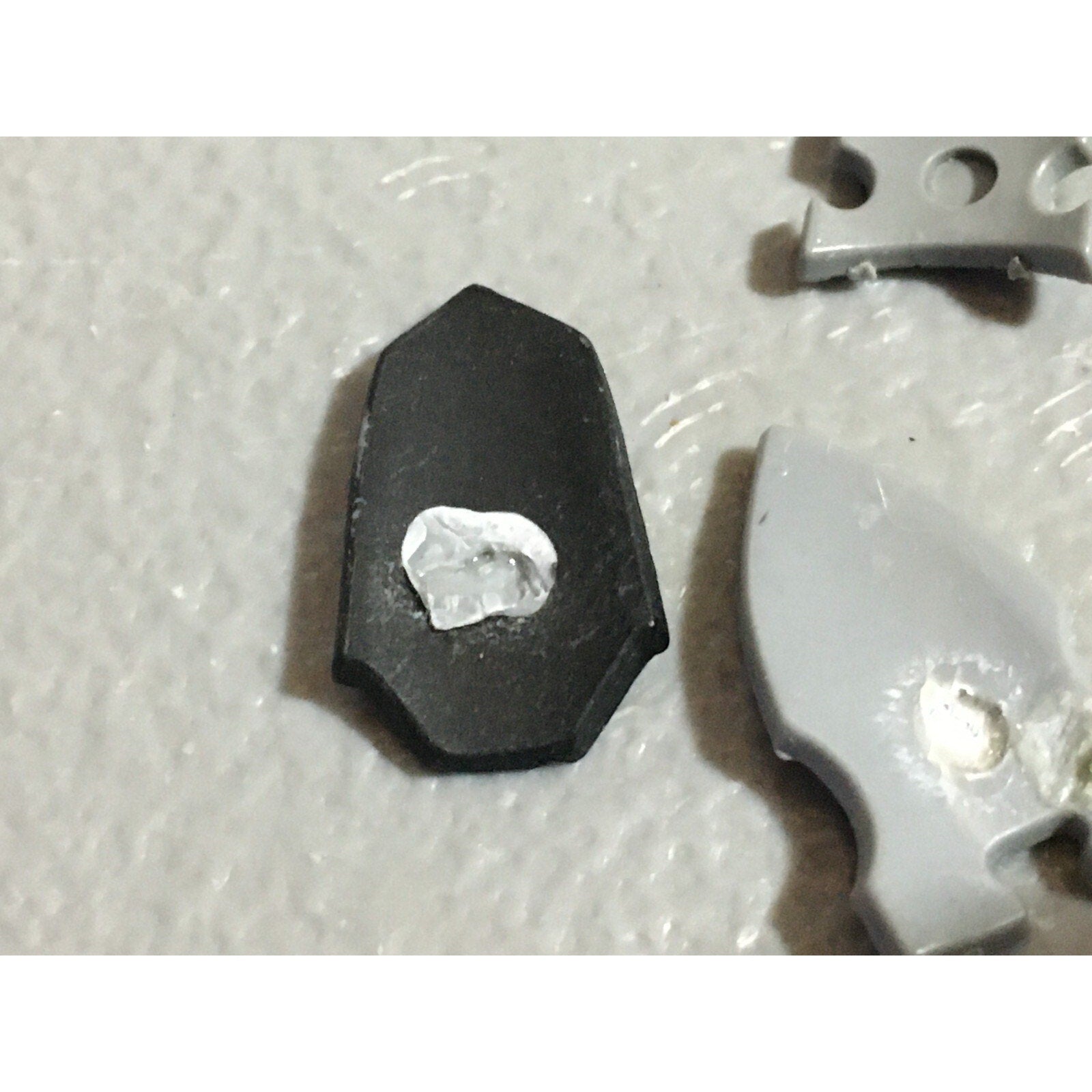 A22246 WARHAMMER FANTASY CHAOS MORTALS BITS LOT WARRIORS KNIGHTS SHIELDS GW OOP