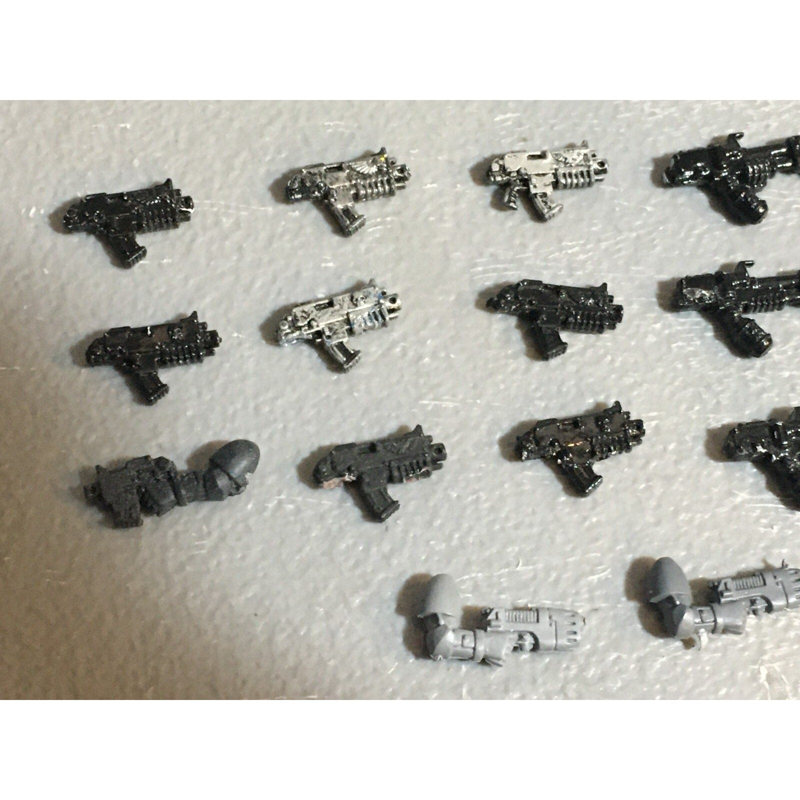 A22960 WARHAMMER 40K SPACE MARINES BITS LOT BOLTERS SPECIALS GAMES WORKSHOP GW