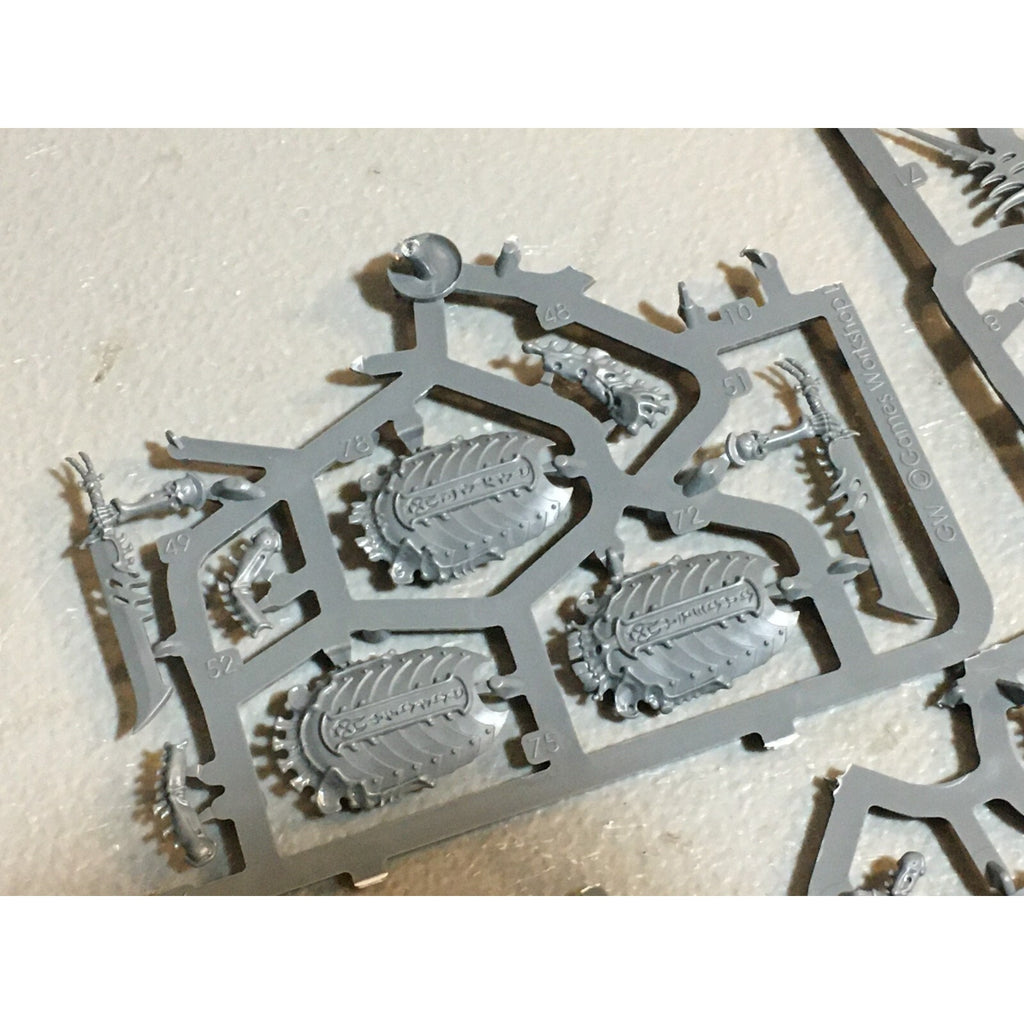 A23595 WARHAMMER AOS OSSIARCH BONEREAPERS BITS ON SPRUE LOT MORTEK GUARD GW