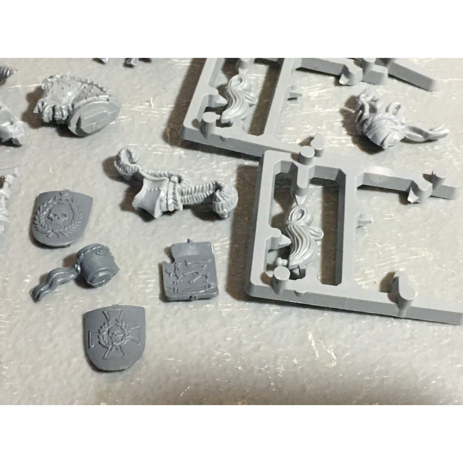 A22076 WARHAMMER FANTASY EMPIRE BITS LOT MIXED SHIELDS GAMES WORKSHOP GW