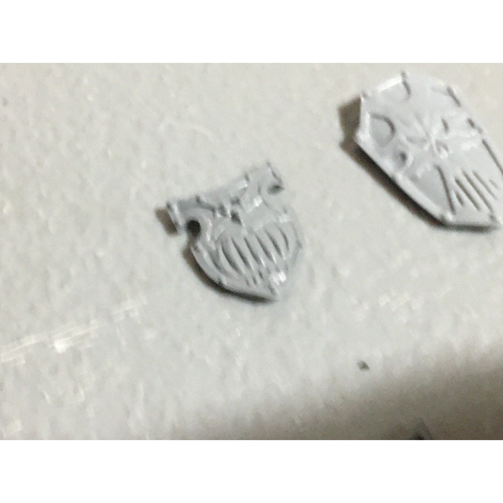 A22248 WARHAMMER FANTASY CHAOS MORTALS BITS LOT WARRIORS KNIGHTS SHIELDS GW OOP