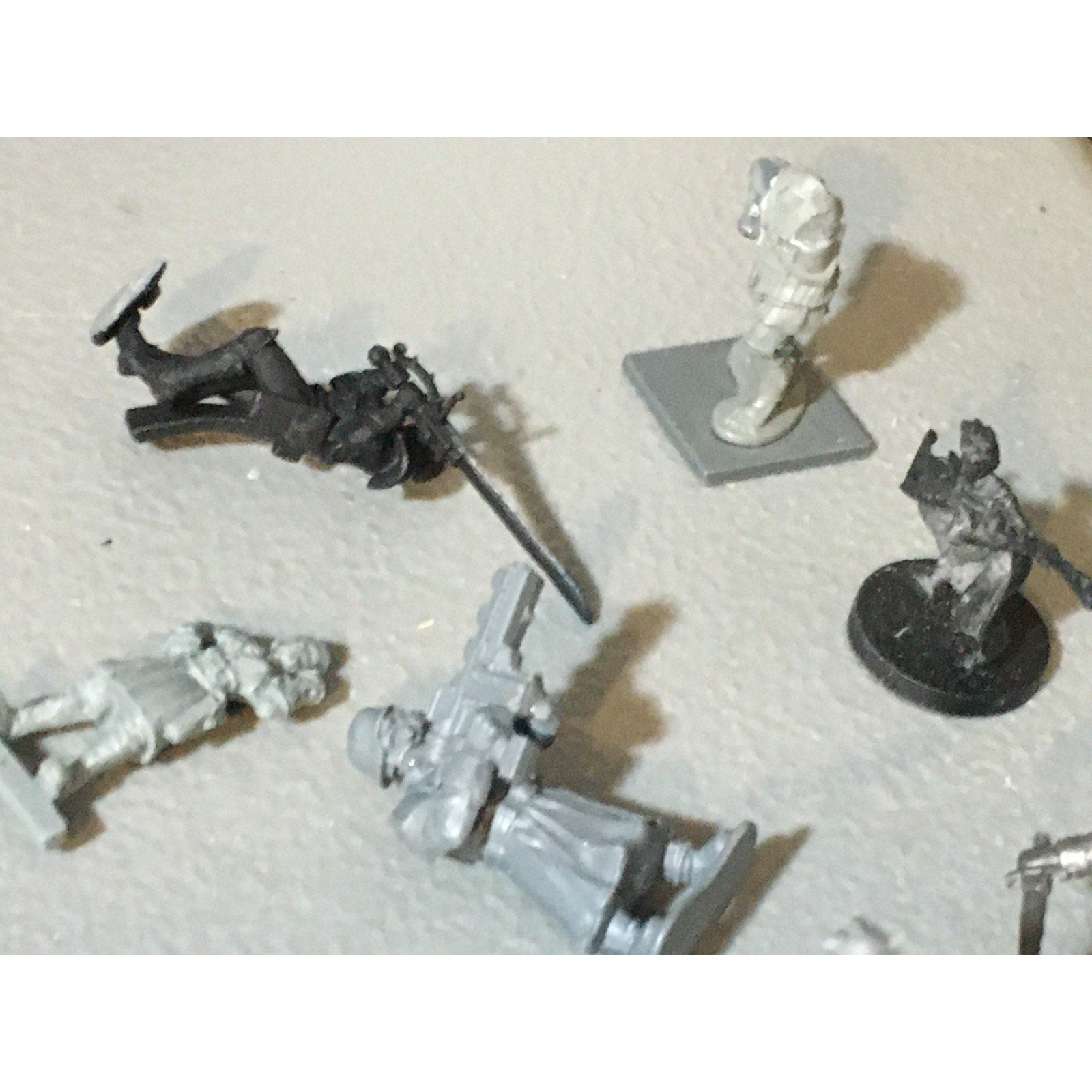 A32535 UNKNOWN MINIATURES PLASTIC INCOMPLETE WARRIOR SOLDIER