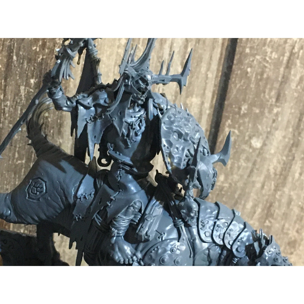 SA34023 WARHAMMER AOS SIGMAR ORRUK WARCLANS KRULEBOYZ KILLABOSS ON GNASHTOOF