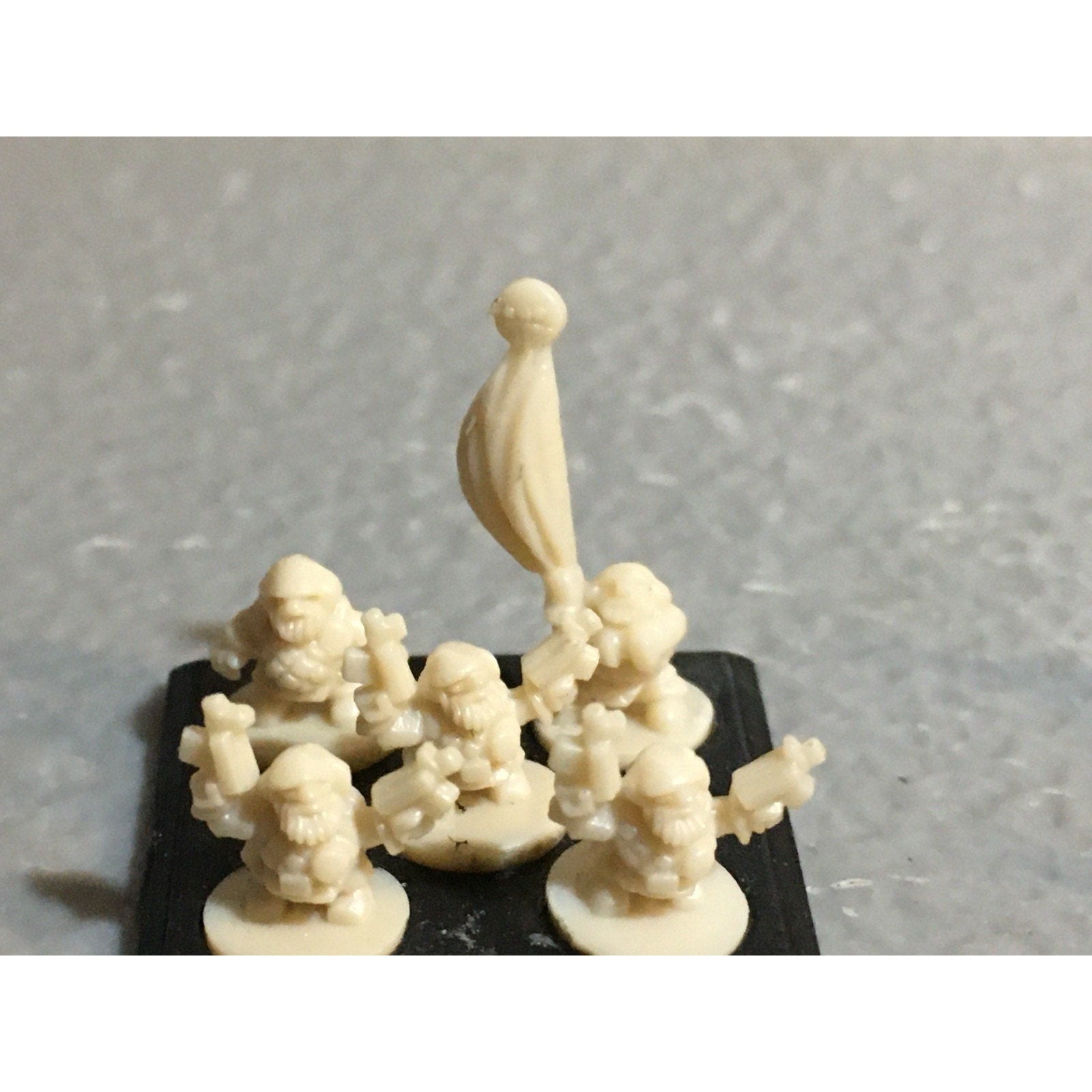 A24536 EPIC 40K SQUAT WARRIORS 4 BASES GAMES WORKSHOP WARHAMMER GW