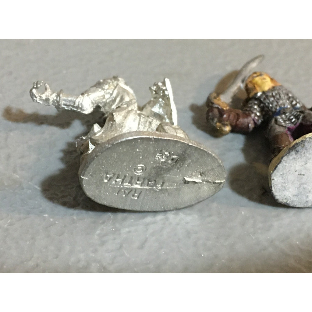 A24861 UNBRANDED METAL TABLETOP OLD OOP D&D FANTASY WARRIORS KNIGHTS MINIATURES