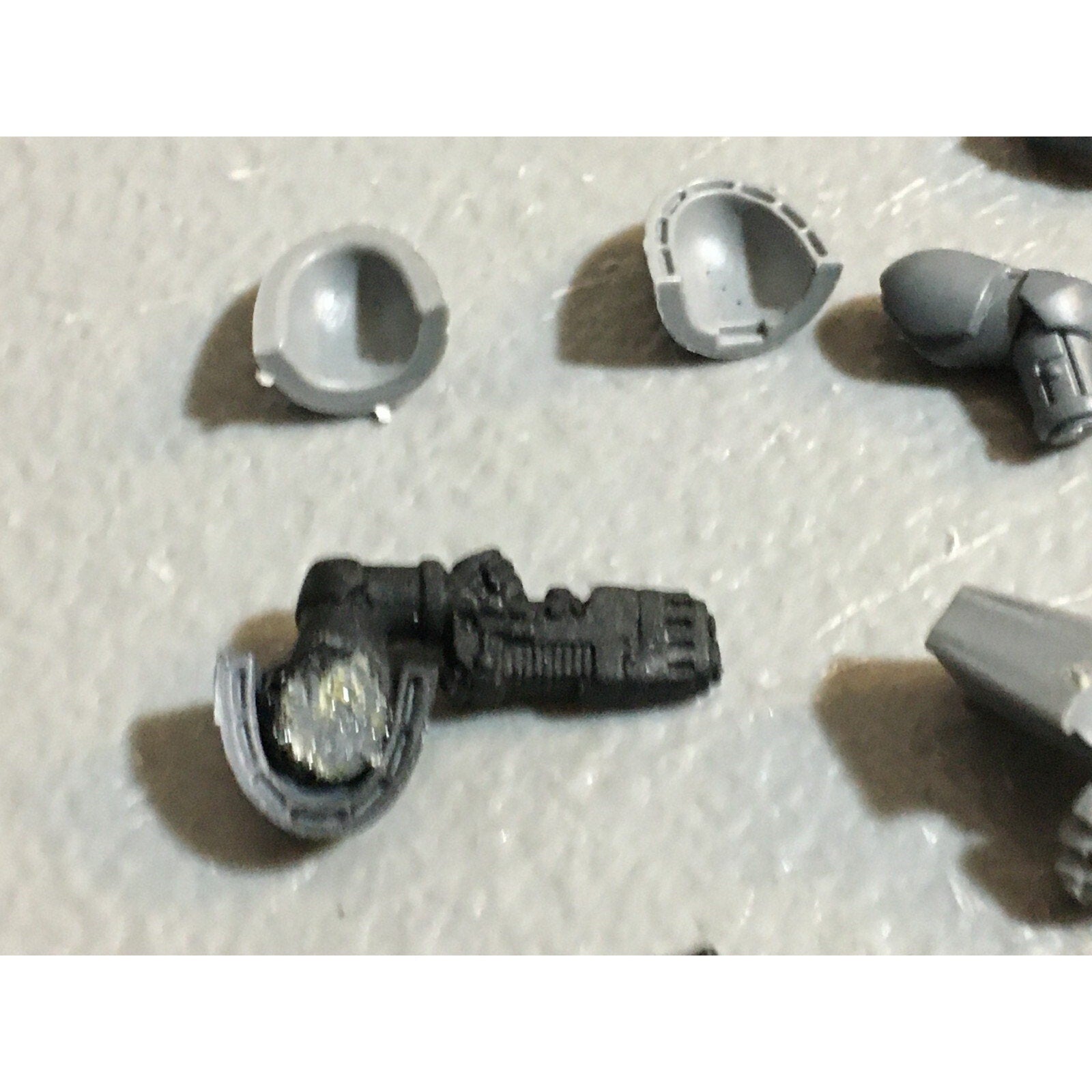 A23259 WARHAMMER 40K SPACE MARINES BITS LOT ARMS GAMES WORKSHOP GW