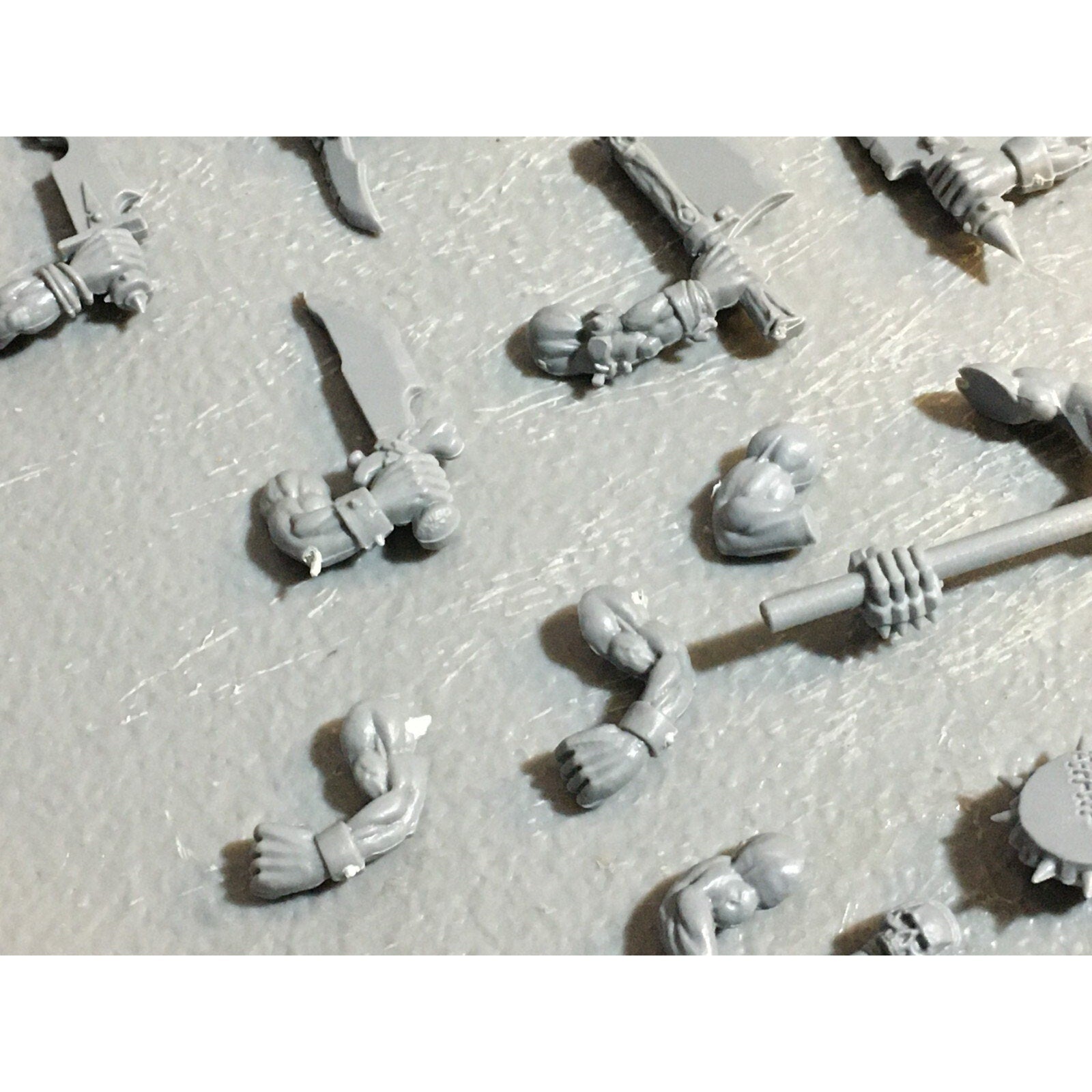 A23392 WARHAMMER FANTASY ORCS & GOBLINS BITS LOT BOYZ ARMS GAMES WORKSHOP GW