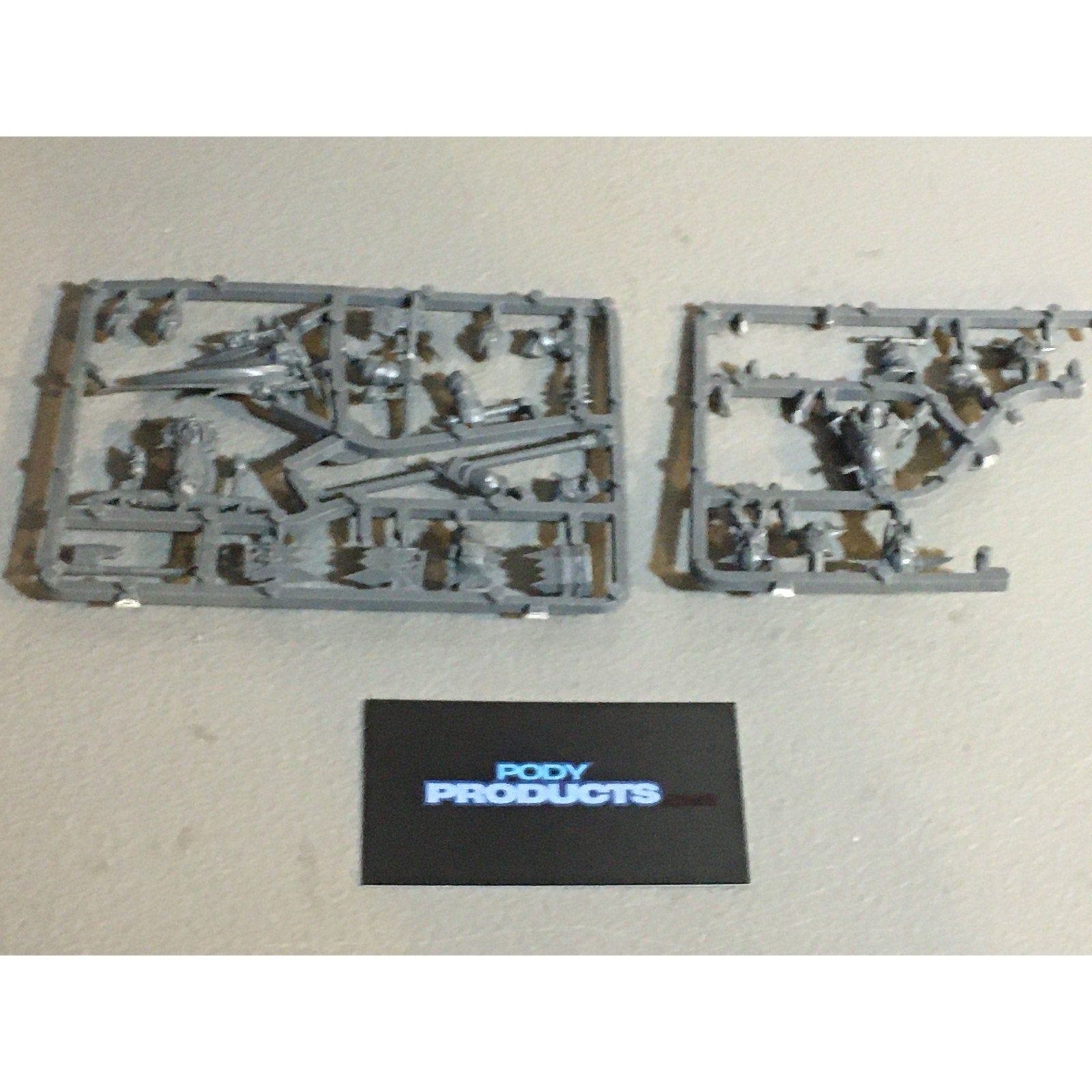 A33616 WARHAMMER FANTASY ORCS & GOBLINS BITS LOT ON SPRUE BLACK ORC GW
