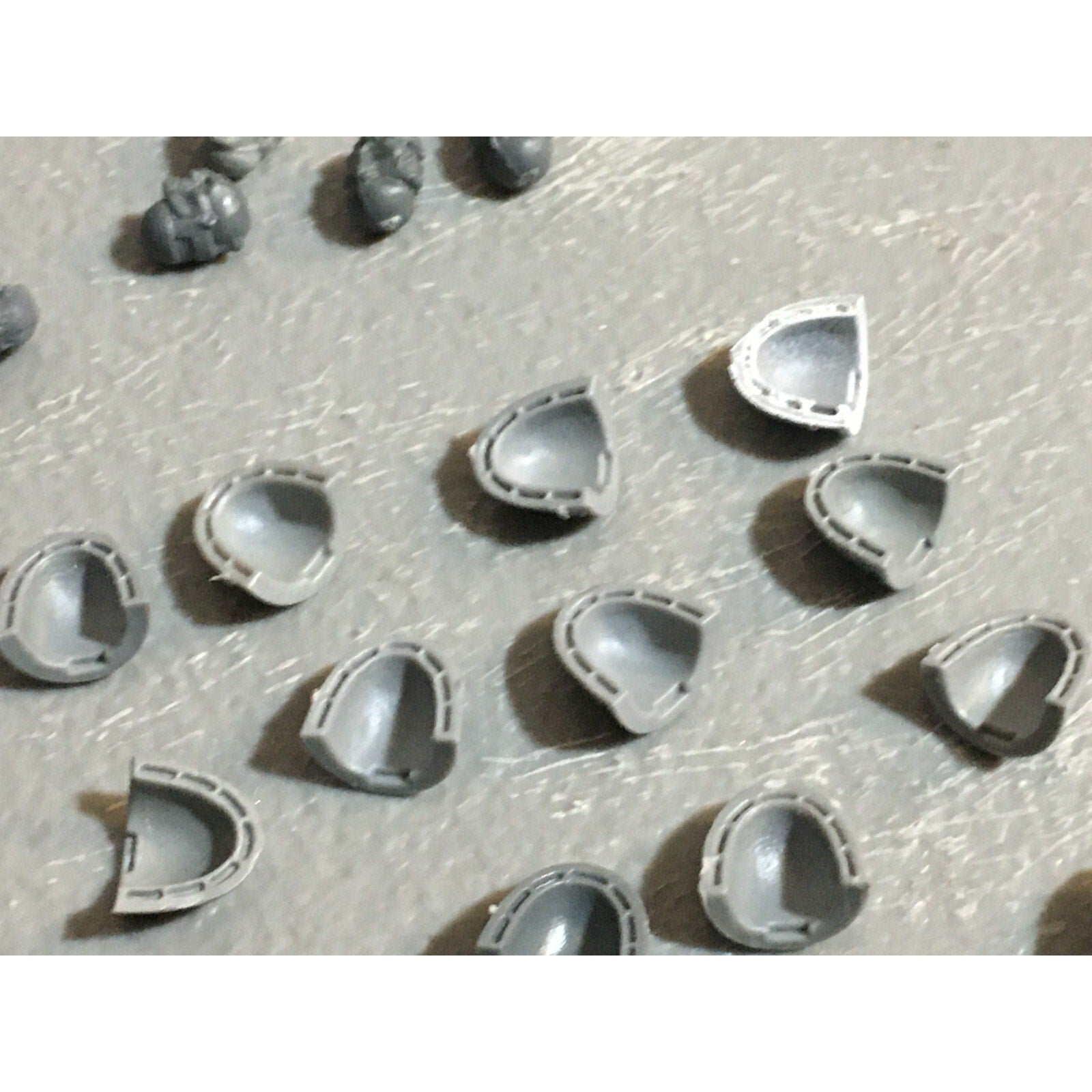 A23084 WARHAMMER 40K SPACE MARINES BITS LOT MIXED SHOULDER HEADS GAMES WORKSHOP