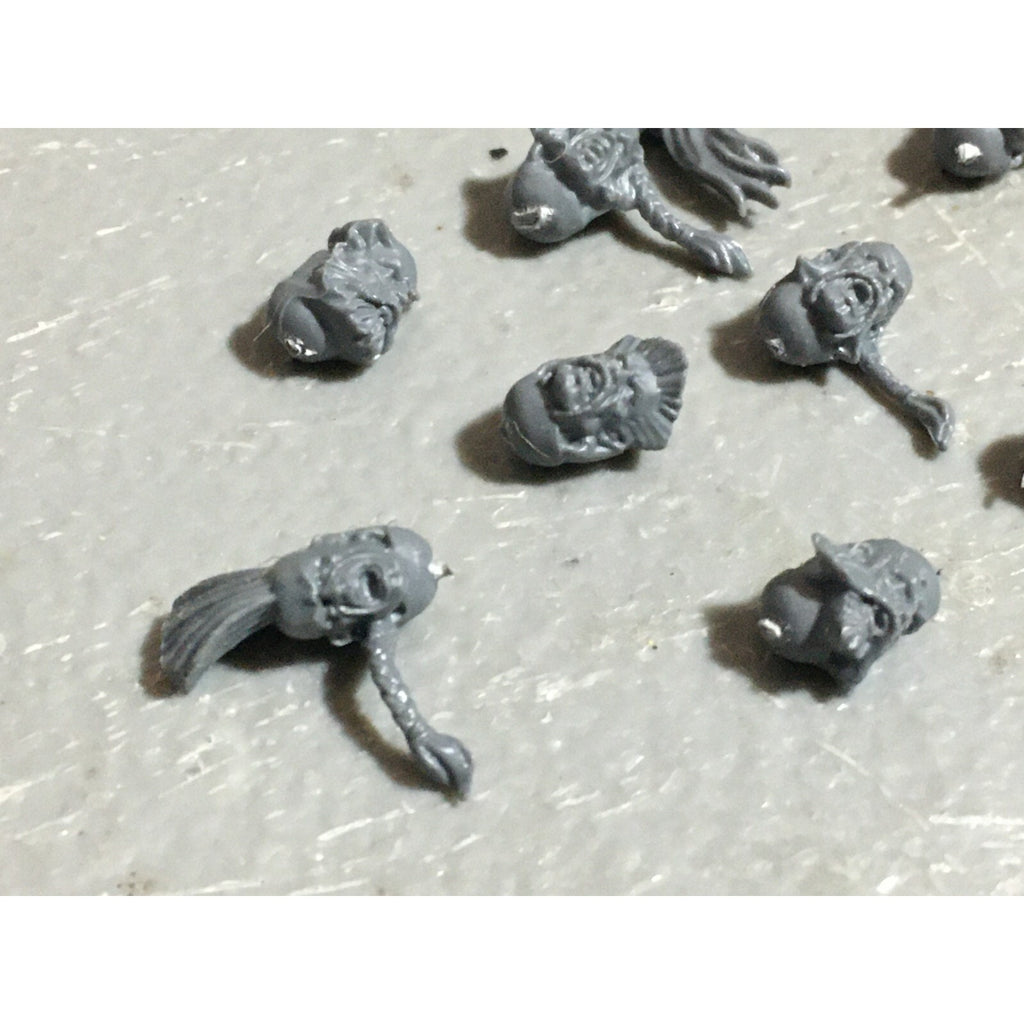 A22554 WARHAMMER 40K SPACE MARINES WOLVES BITS LOT HEADS SCOUT BROTHER GW