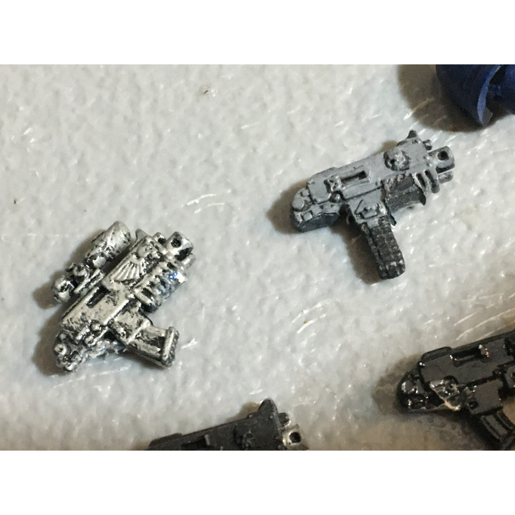 A22968 WARHAMMER 40K SPACE MARINES BITS LOT ARMS BOLTERS GAMES WORKSHOP GW