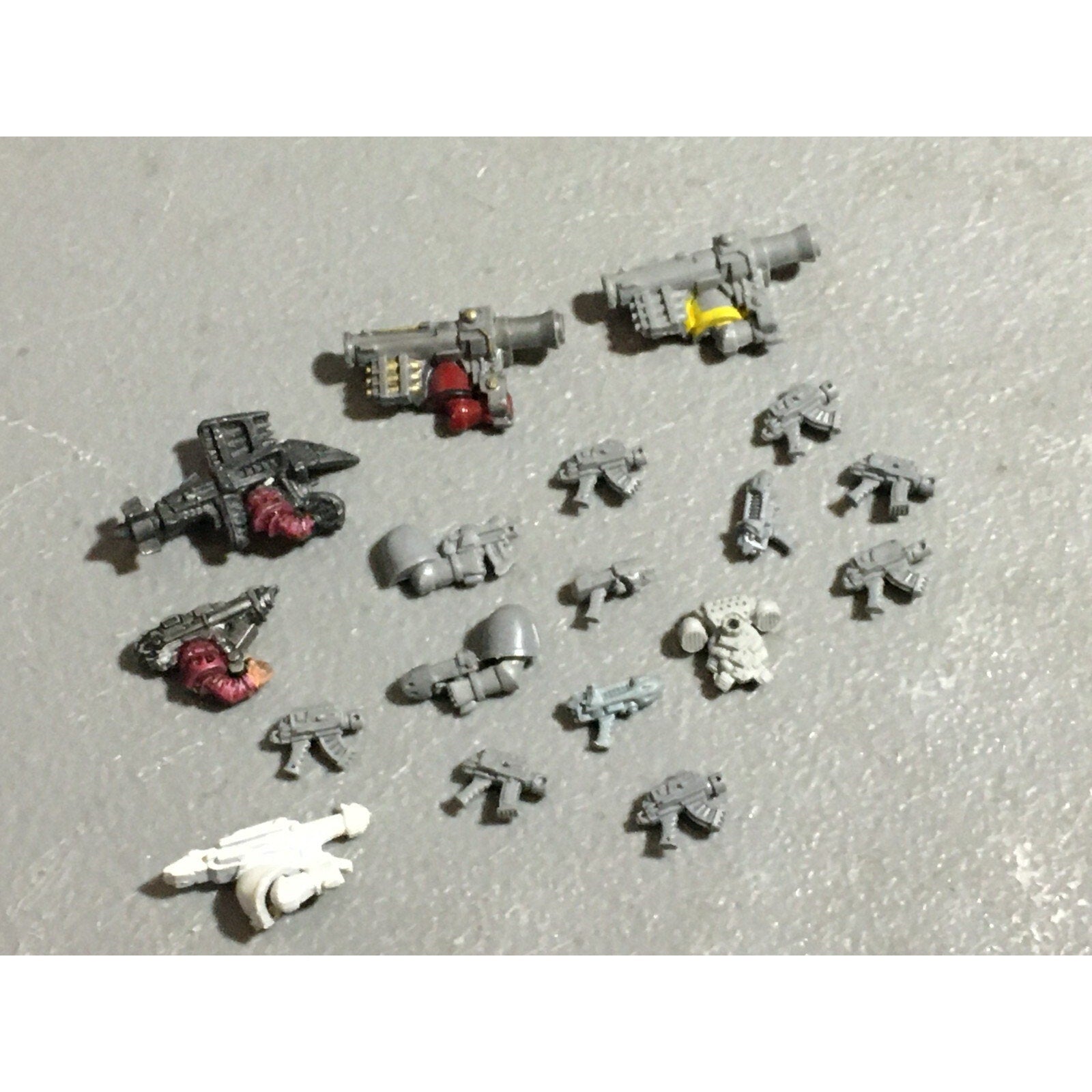 A22366 WARHAMMER 40K BITS LOT ROGUE TRADER SPACE MARINES PLASMA PISTOL MISSILE