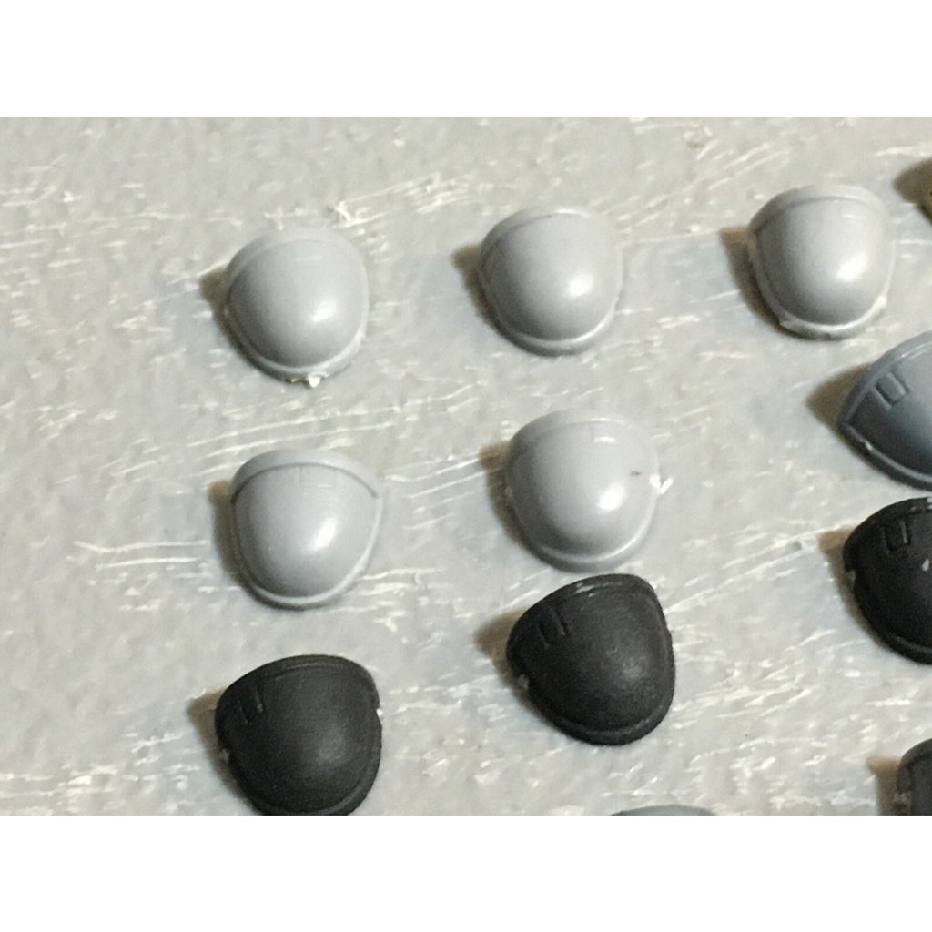 A23256 WARHAMMER 40K SPACE MARINES BITS LOT SHOULDER PADS GAMES WORKSHOP GW