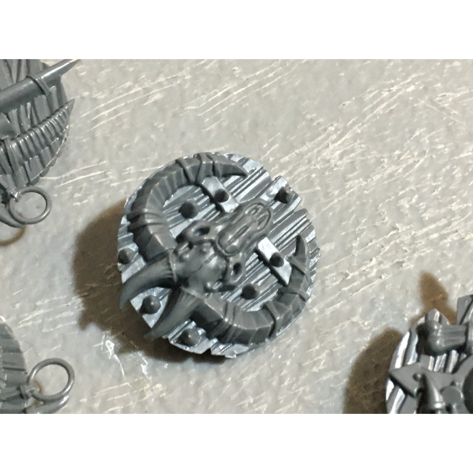 A23163 WARHAMMER FANTASY CHAOS BEASTMEN BITS LOT MINOTAUR SHIELDS GAMES WORKSHOP