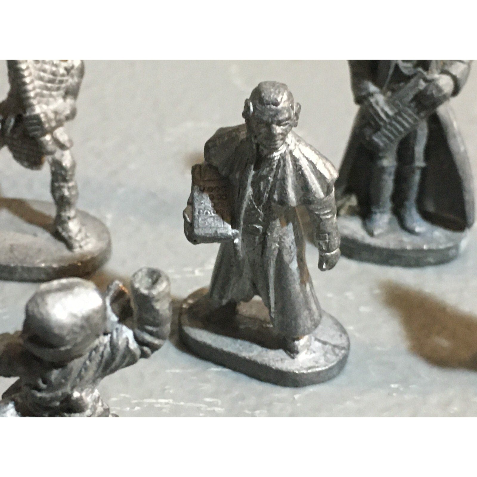 A6558 GRENADIER 8 PK METAL OOP MINIATURES WARRIOR NINJA MUSICIAN 1 INCOMPLETE