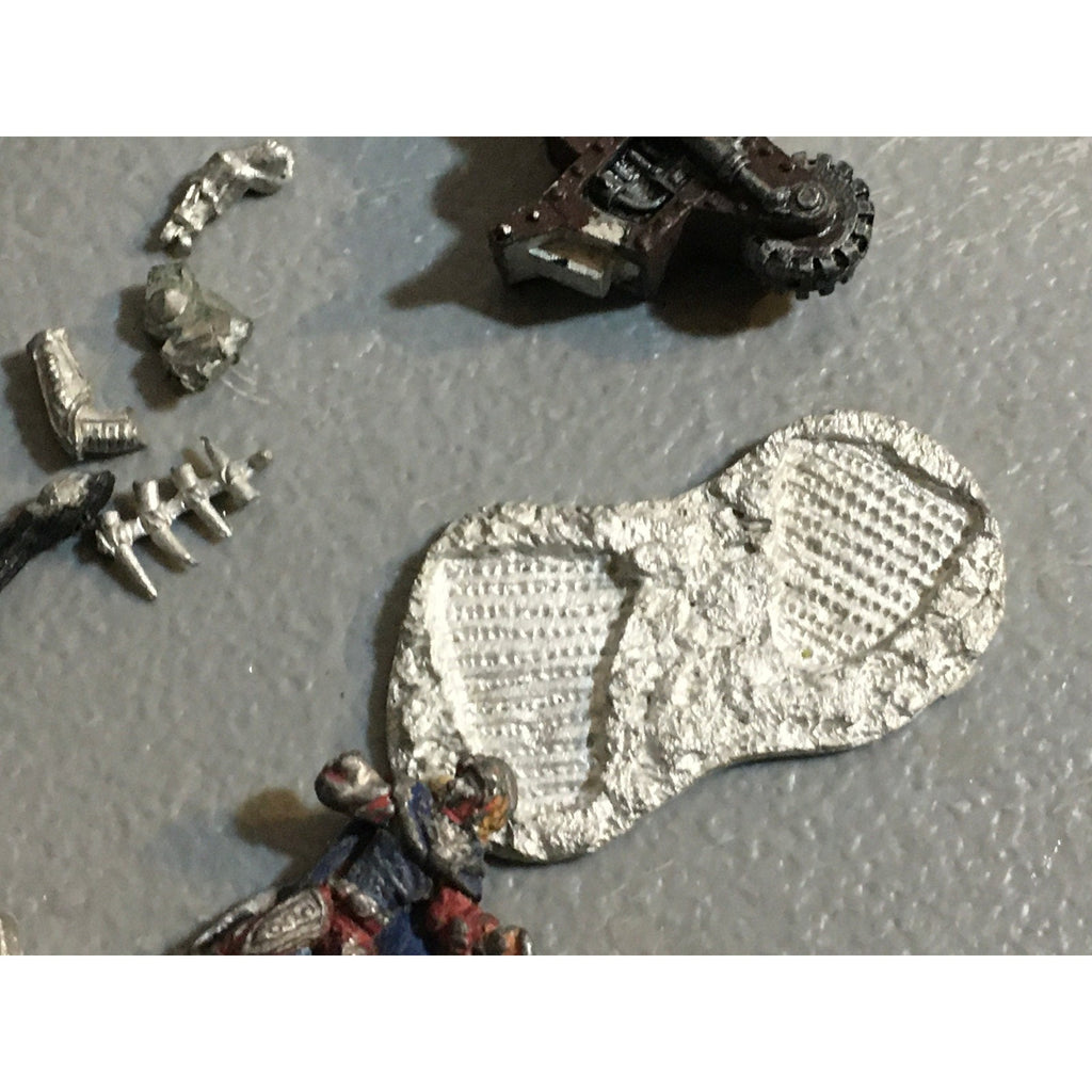 A32553 UNKNOWN MINIATURES ALL METAL BITS LOT FANTASY SCI-FI MIXED