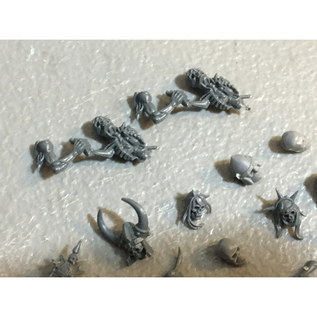 A28766 WARHAMMER FANTASY OLD WORLD VAMPIRE COUNTS BITS LOT SKELETON HEADS ARMS
