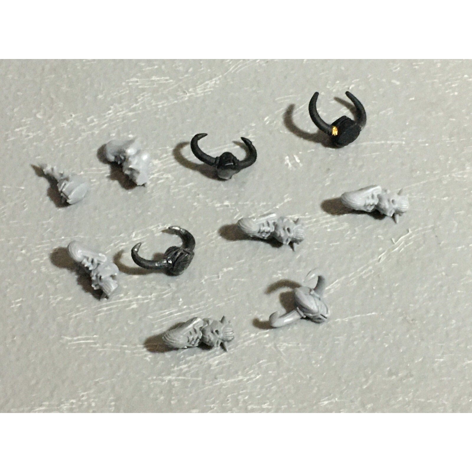 A22253 WARHAMMER FANTASY CHAOS MORTALS BITS LOT WARRIORS KNIGHTS HEADS GW OOP