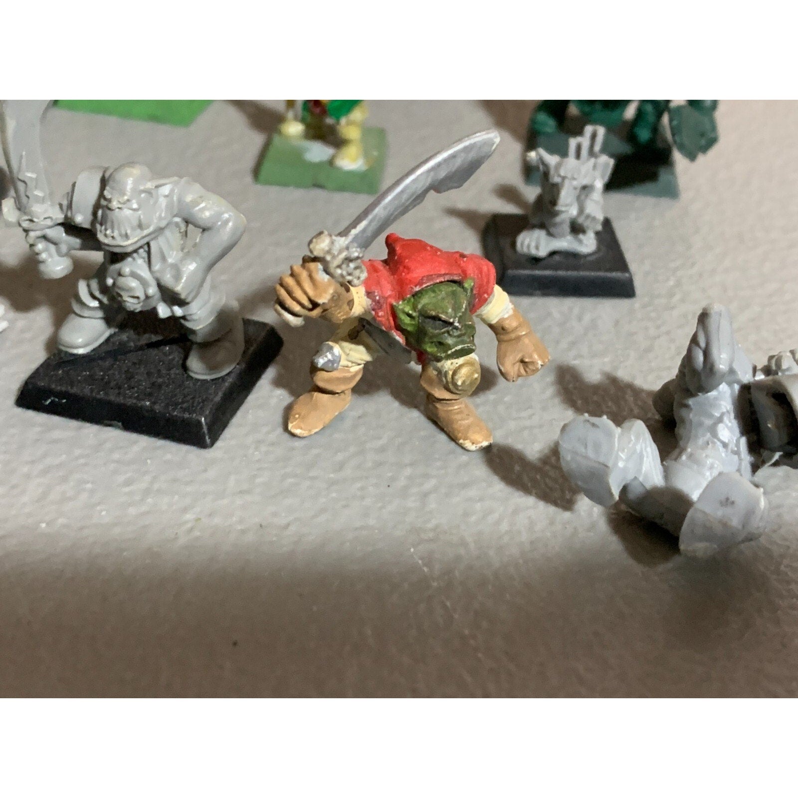 A23306 WARHAMMER FANTASY AOS ORCS GOBLINS BITS LOT INC SOME OLD GAMES WORKSHOP