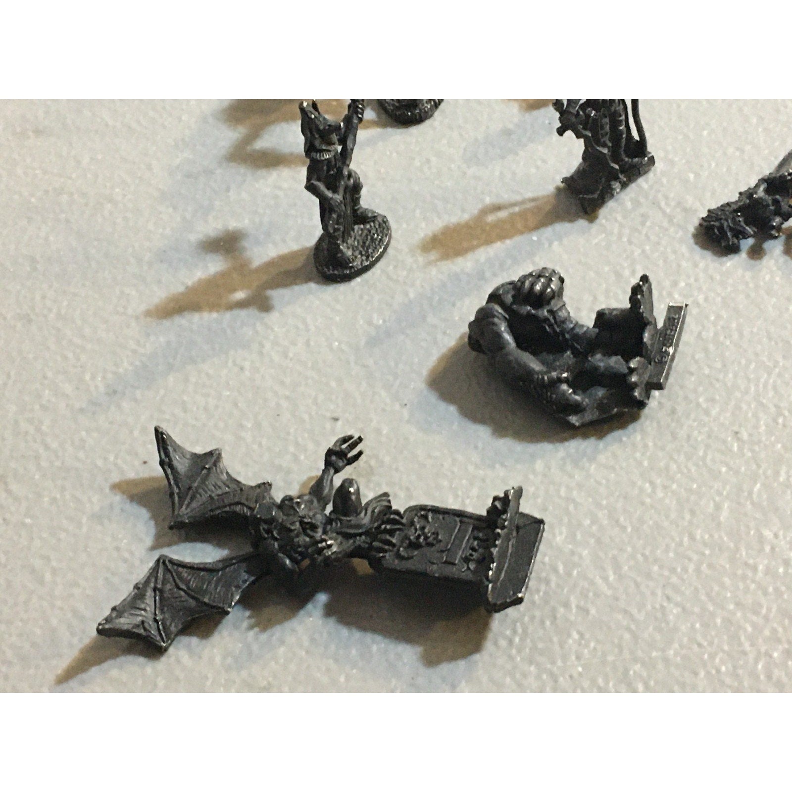 A34039 UNKNOWN METAL MINIATURES FANTASY MIXED LOT CREATURE DRAKE UNDEAD HORSE