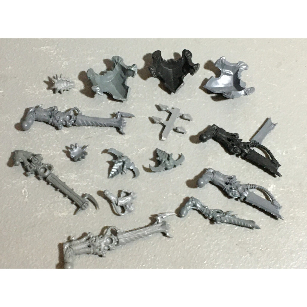 A22318 WARHAMMER 40K TYRANIDS BITS LOT MIXED GAMES WORKSHOP GW