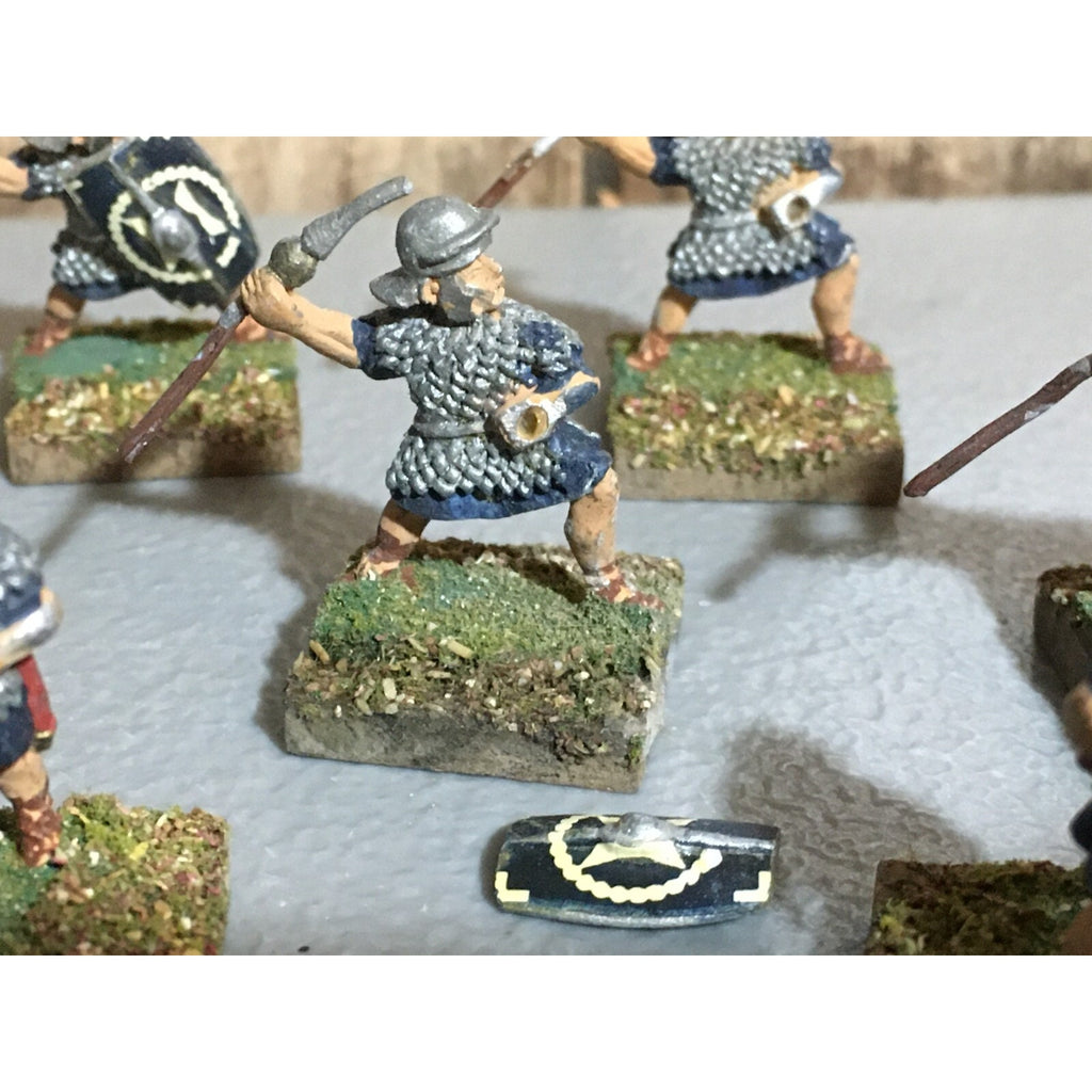 A23531 UNKNOWN METAL MINIATURES SOLDIERS WARRIORS ROMAN MISS 2 SPEARS