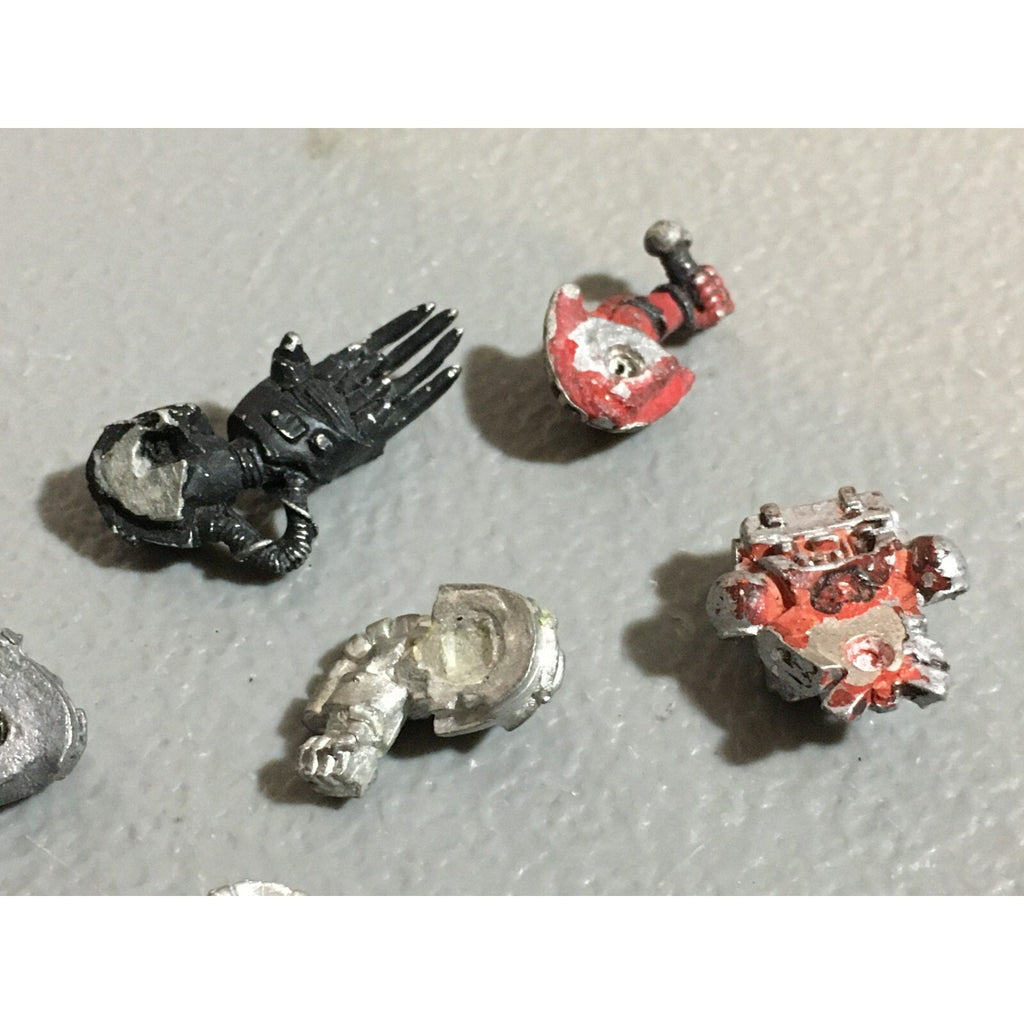A20128 WARHAMMER 40K SPACE MARINES METAL ARM BITS LOT GAMES WORKSHOP
