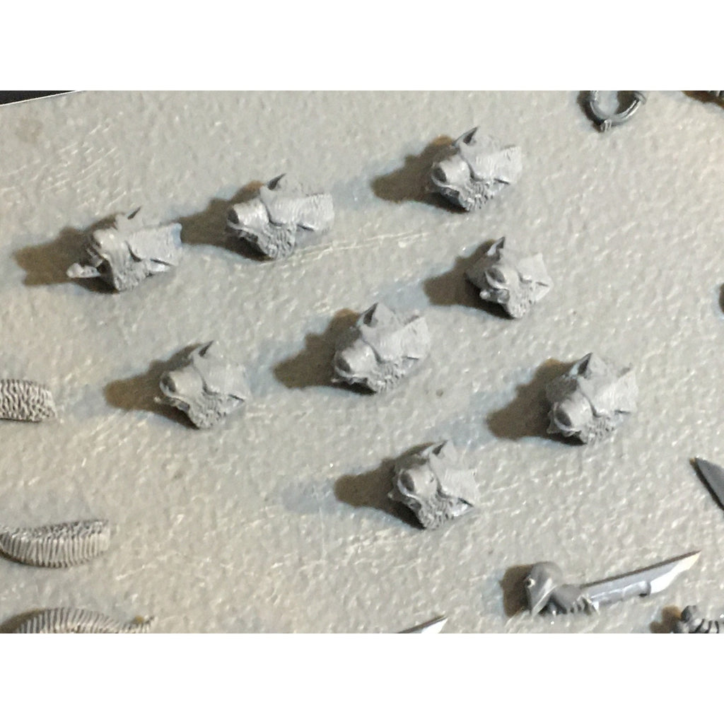 A33599 WARHAMMER FANTASY OLD WORLD ORCS GOBLINS BITS LOT WOLF NIGHT BULLY GW