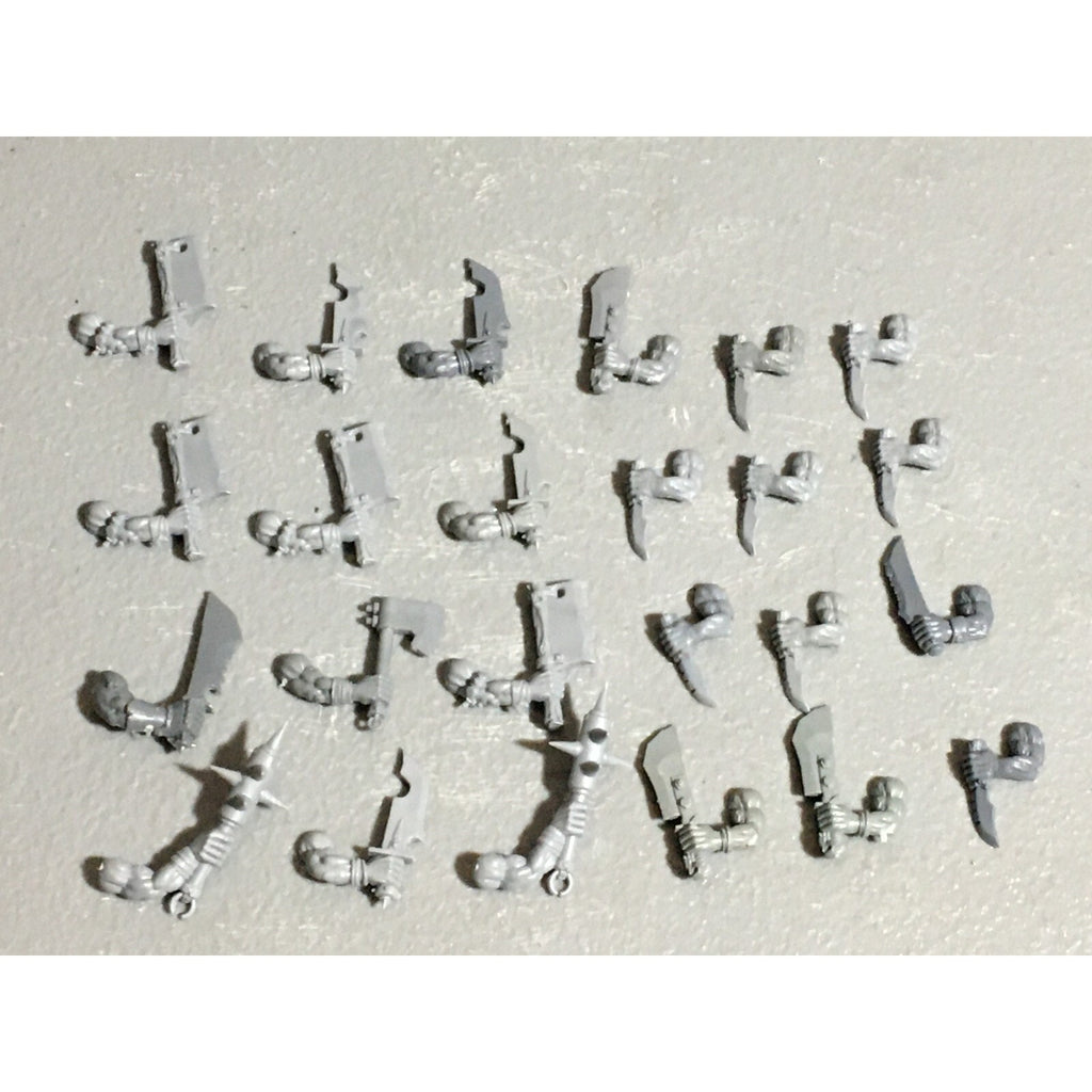 A22611 WARHAMMER FANTASY ORCS & GOBLINS BITS LOT ORC BOYZ HAND WEAPONS GW
