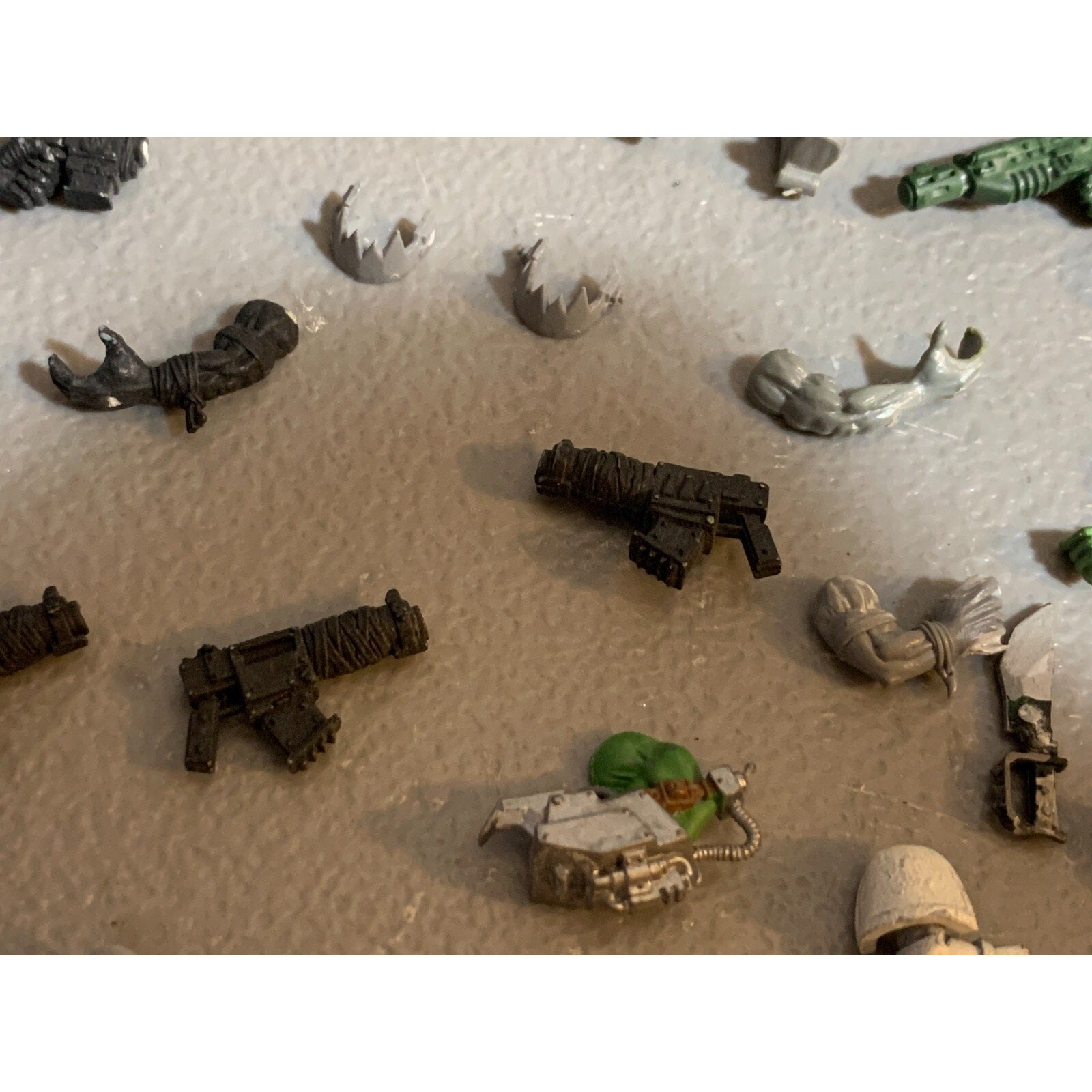 A23282 WARHAMMER 40K SPACE ORKS SOME OOP GUNS BOYZ RIDER PLASMA GW