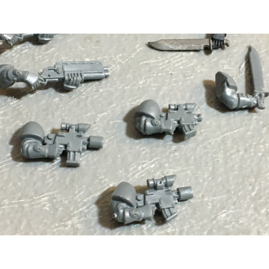 A23092 WARHAMMER 40K SPACE MARINES BITS LOT SCOUTS ARMS GAMES WORKSHOP GW
