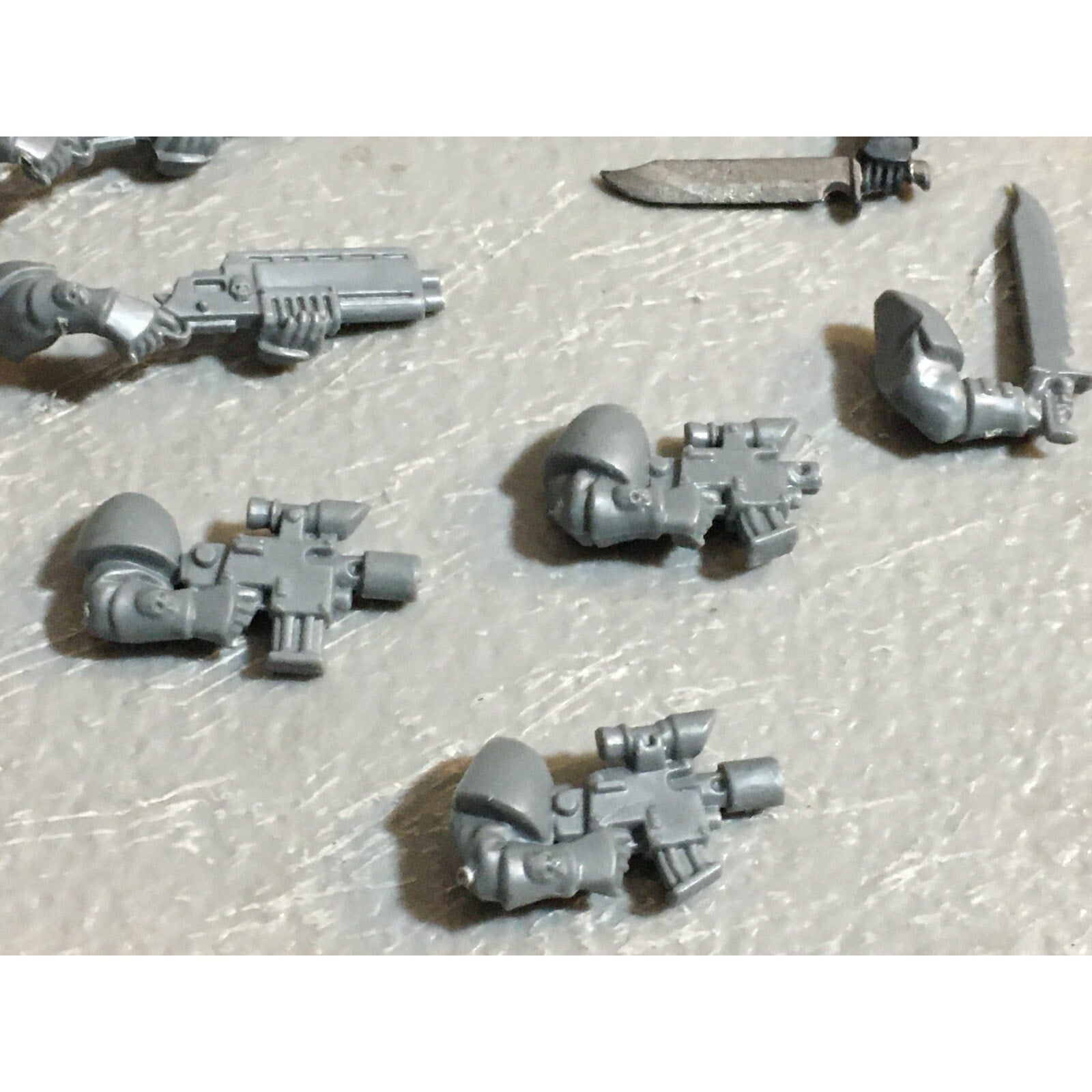 A23092 WARHAMMER 40K SPACE MARINES BITS LOT SCOUTS ARMS GAMES WORKSHOP GW