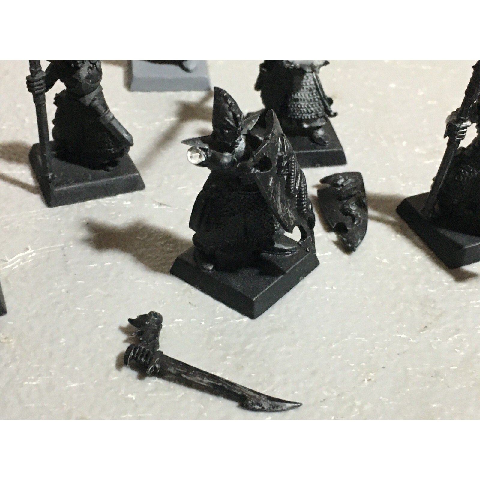 A22066 WARHAMMER FANTASY DARK ELVES INCOMPLETE SPEARMEN & COLD ONE GW