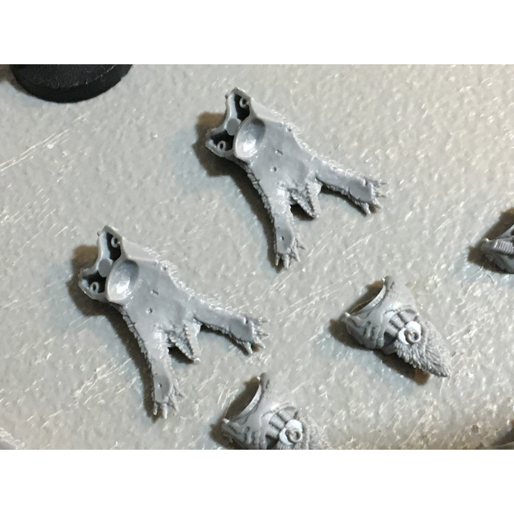 A27780 WARHAMMER 40K SPACE MARINES WOLVES BITS LOT TORSOS THUNDERWOLF GW
