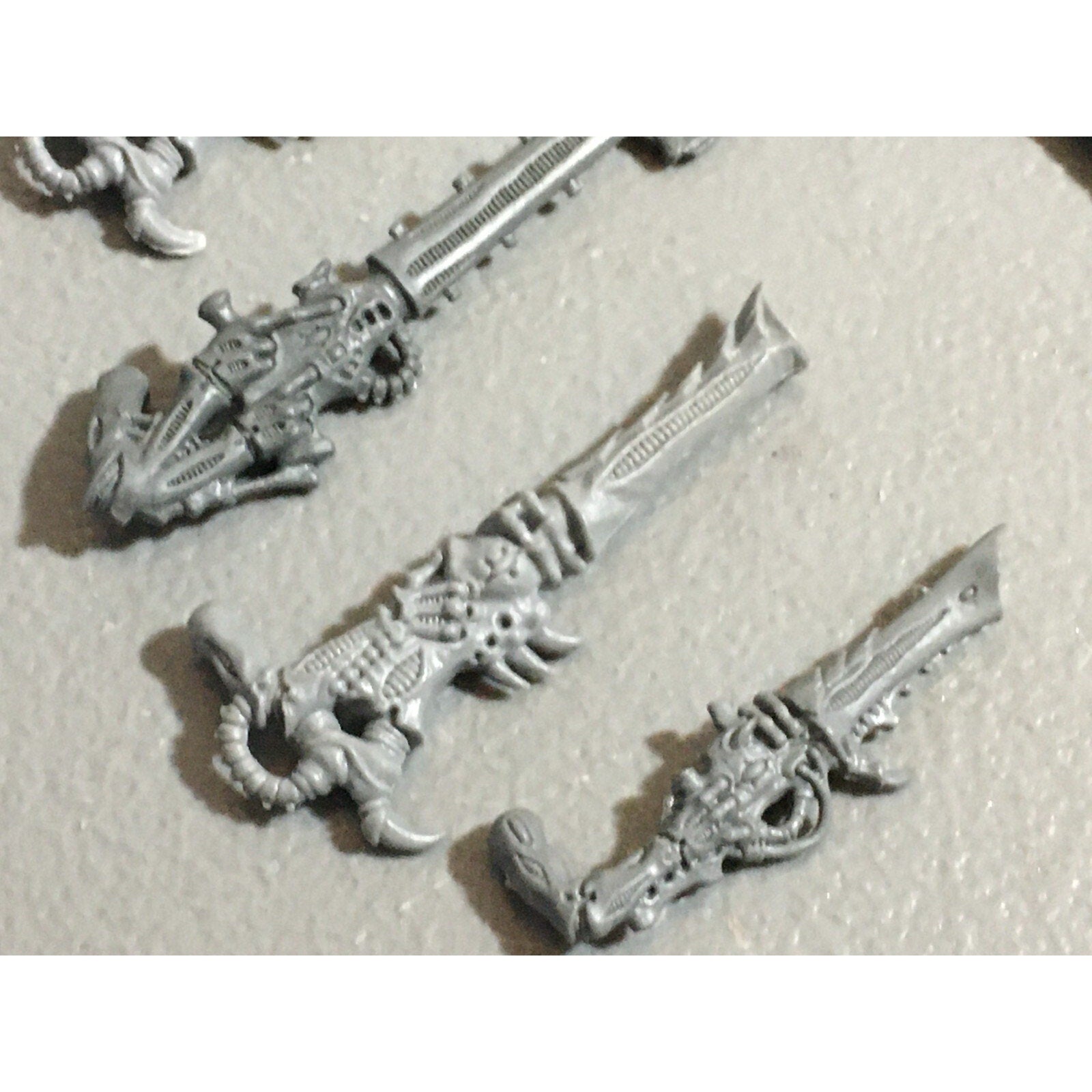A22313 WARHAMMER 40K TYRANIDS BITS LOT MIXED GAMES WORKSHOP GW
