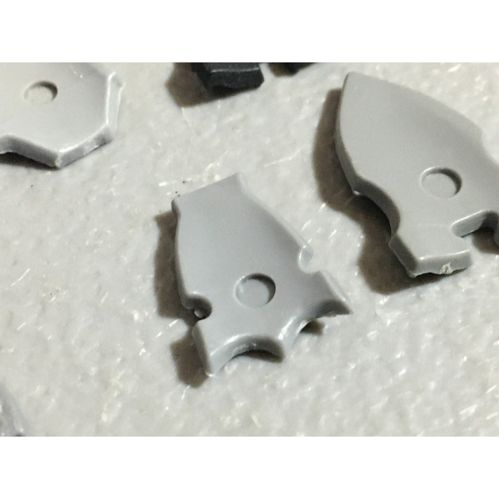 A22248 WARHAMMER FANTASY CHAOS MORTALS BITS LOT WARRIORS KNIGHTS SHIELDS GW OOP