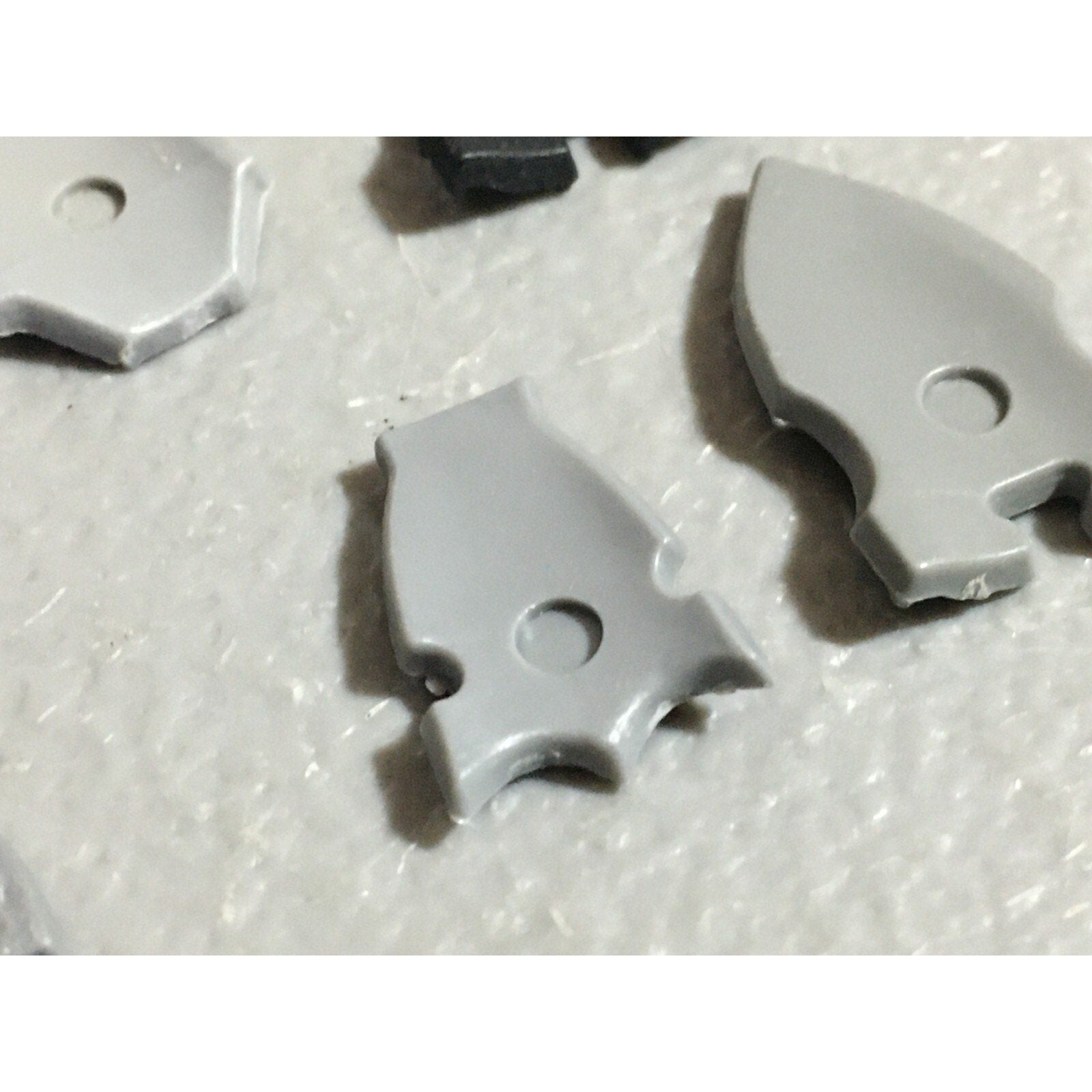 A22248 WARHAMMER FANTASY CHAOS MORTALS BITS LOT WARRIORS KNIGHTS SHIELDS GW OOP