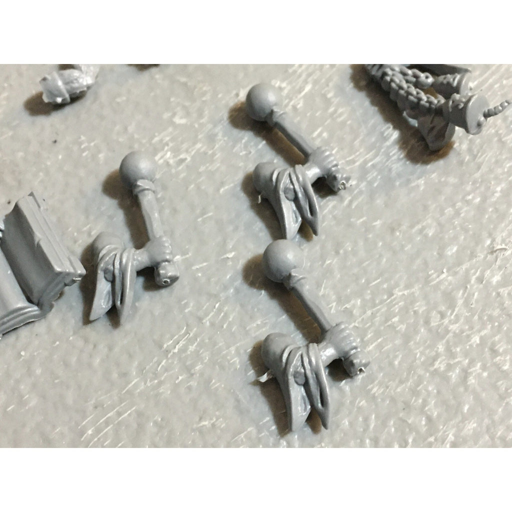 A23449 WARHAMMER FANTASY SKAVEN BITS LOT MIXED CLANRAT PLAGUE MONK RUNNER GW