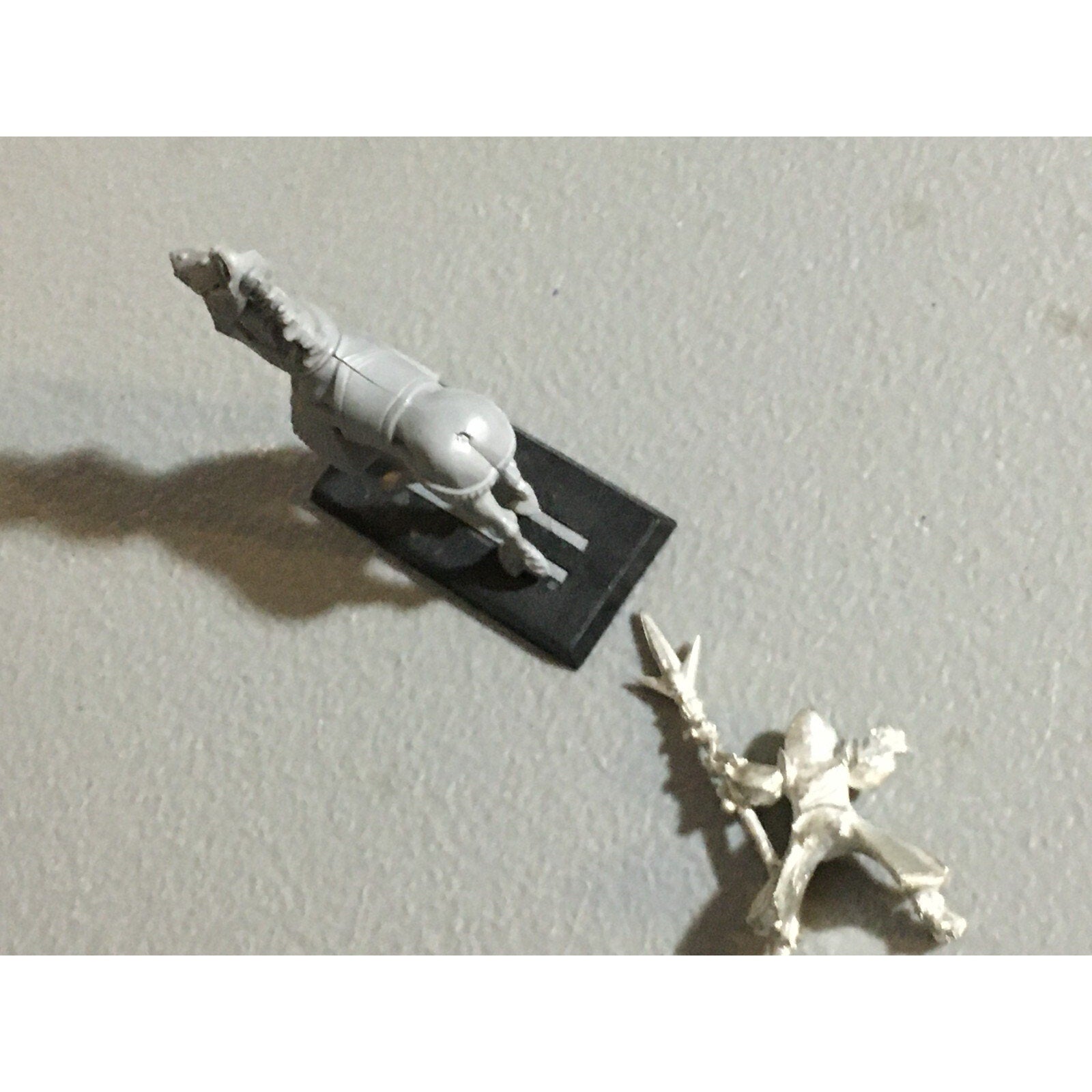 A23910 WARHAMMER FANTASY HIGH ELVES METAL MOUNTED CLASSIC MAGE MISS HAND TAIL
