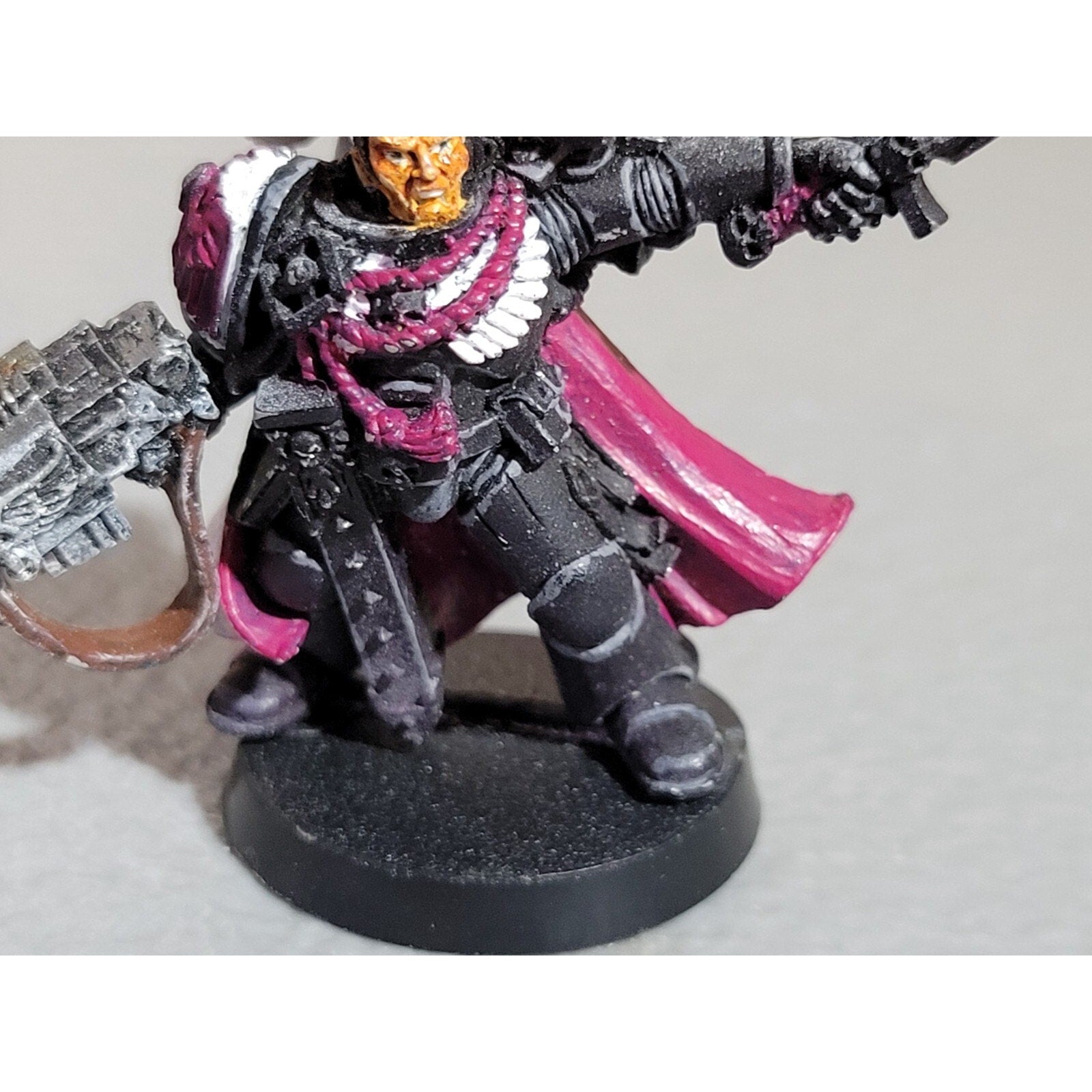 A19041 WARHAMMER 40K SPACE MARINES METAL CAPTAIN POWER SWORD STORM BOLTER