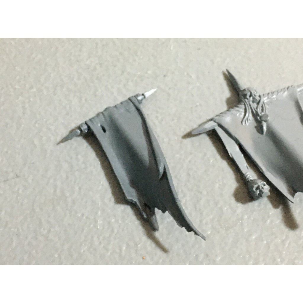 A22266 WARHAMMER FANTASY CHAOS MORTALS BITS LOT MIXED BANNERS ACCESSORIES GW