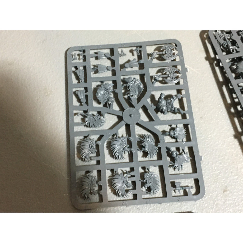 A20190 WARHAMMER AOS FYRESLAYERS BITS LOT VULKITE BERZERKERS NOS 10 PK ON SPRUE