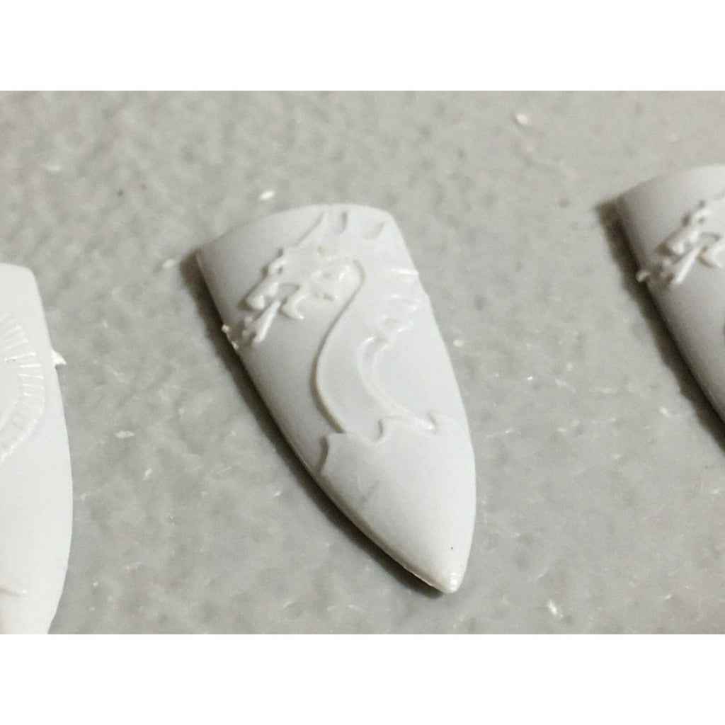 A22058 WARHAMMER FANTASY HIGH ELVES BITS LOT VINTAGE 1992 EMBOSSED SHIELDS GW