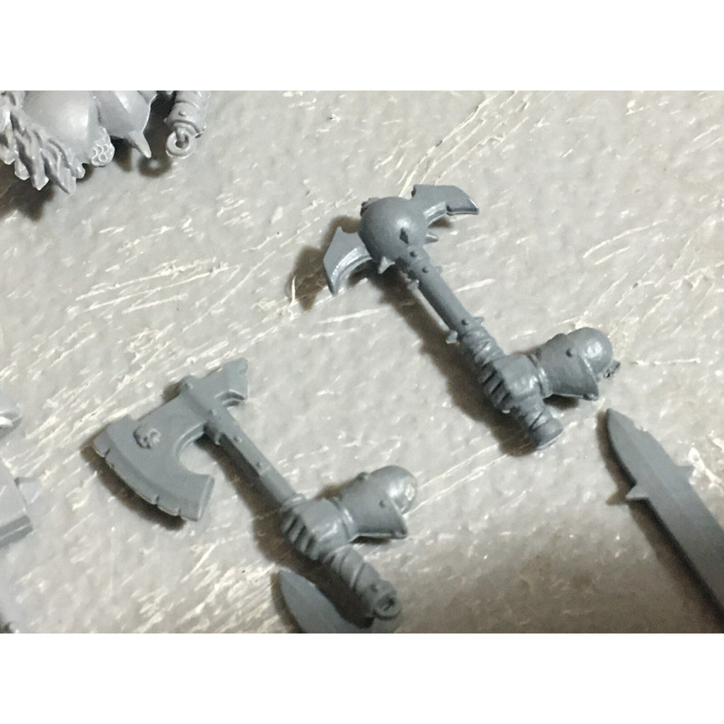 A22718 WARHAMMER FANTASY CHAOS MORTALS WARRIORS BITS LOT HANDS GW