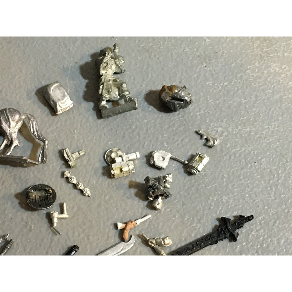 A32555 UNKNOWN MINIATURES ALL METAL BITS LOT FANTASY SCI-FI MIXED