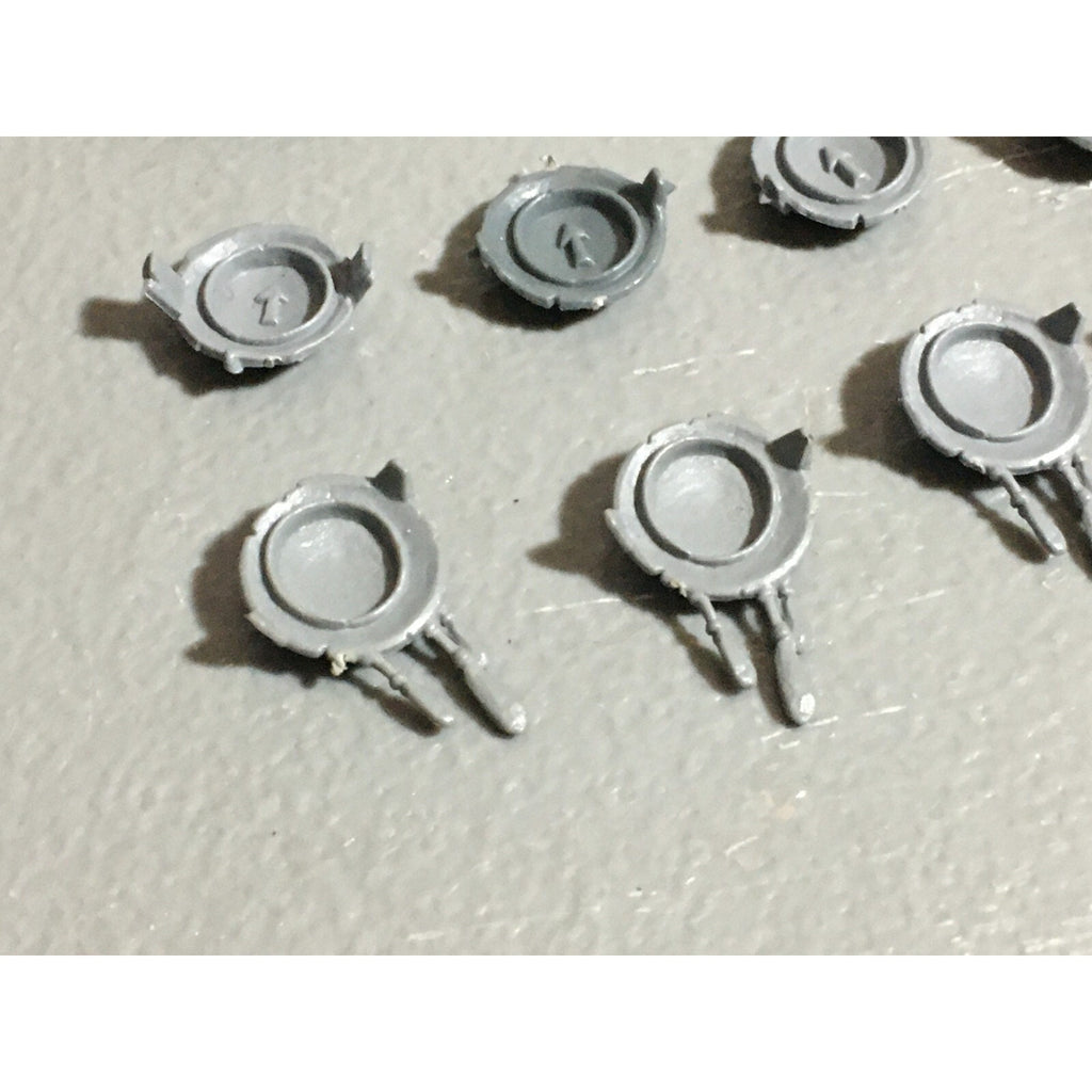 A22583 WARHAMMER FANTASY OGRE KINGDOMS BITS LOT GUT PLATES GAMES WORKSHOP GW
